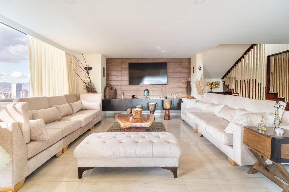Apartamento Amazing Ph In Poblado 5bd & Heated Pool! Medellín