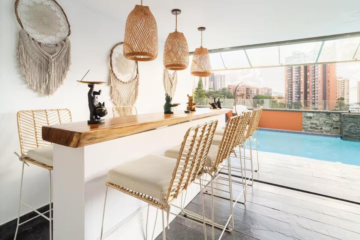 Apartamento Amazing Ph In Poblado 5bd & Heated Pool!