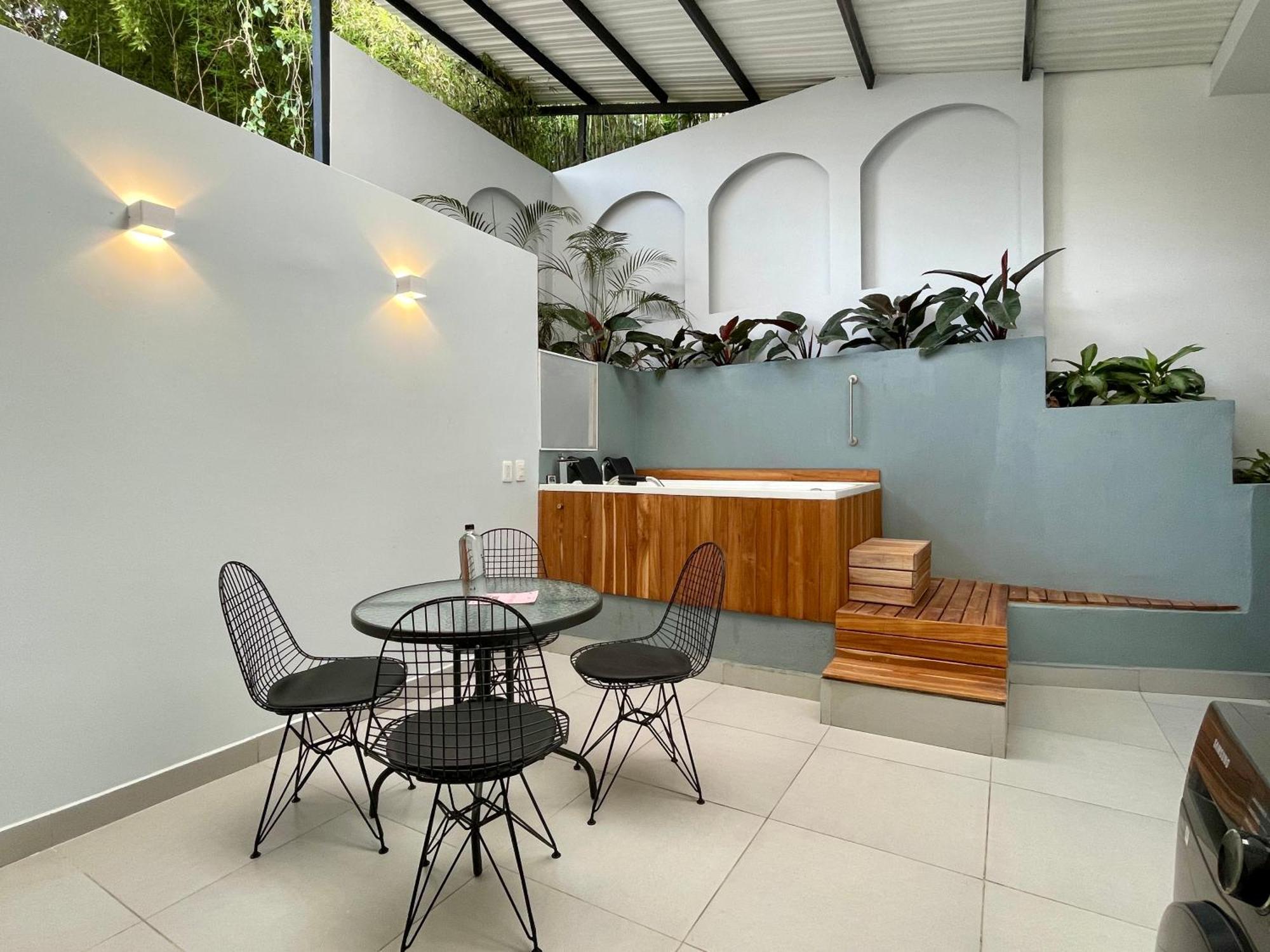 Lalinde By Wynwood House Apartahotel