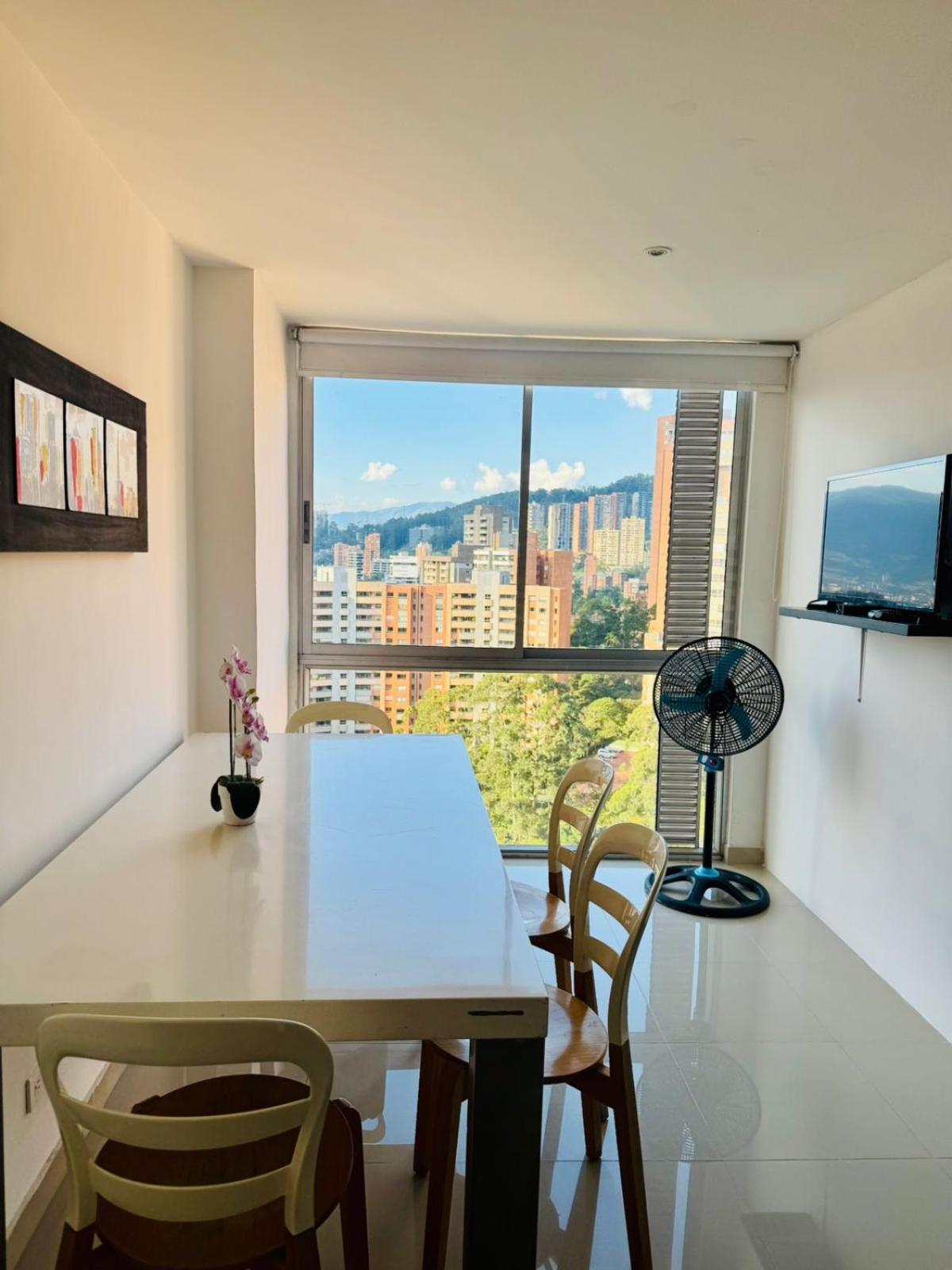 Apartamento Grandioso Muy Cerca A Provenza 201