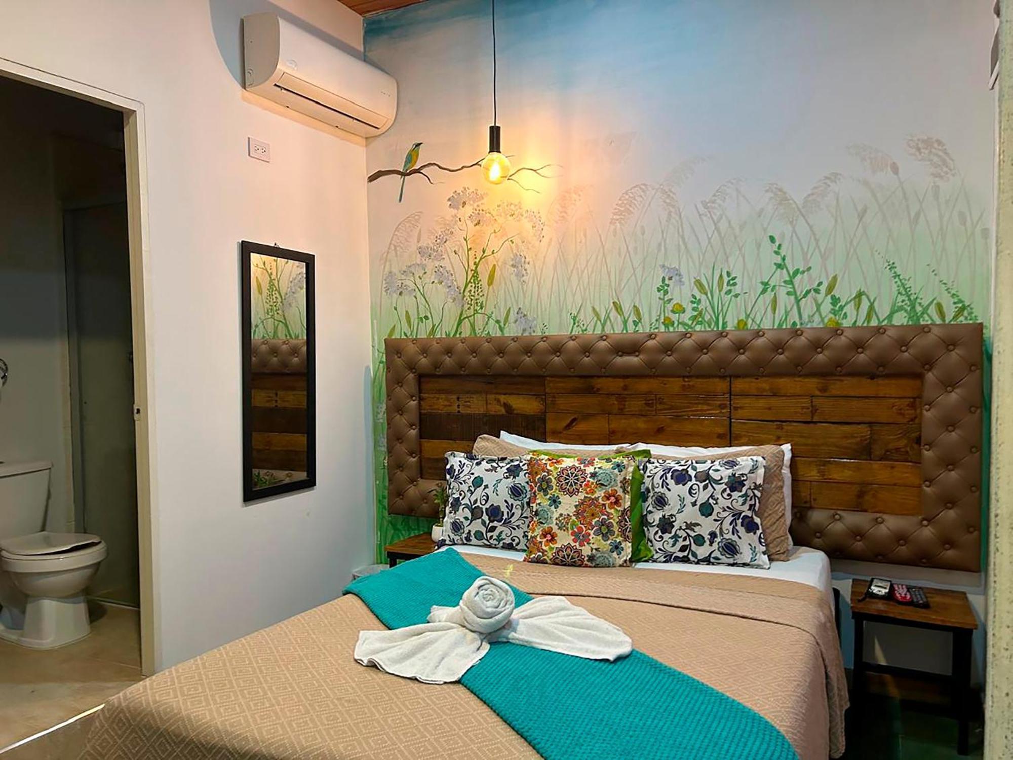 La 10 Hostal