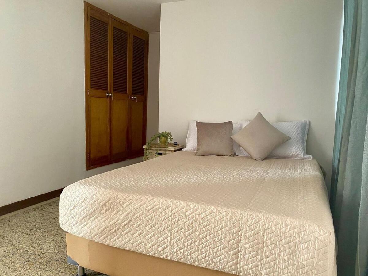 Casa De Flores En Pensión Medellín