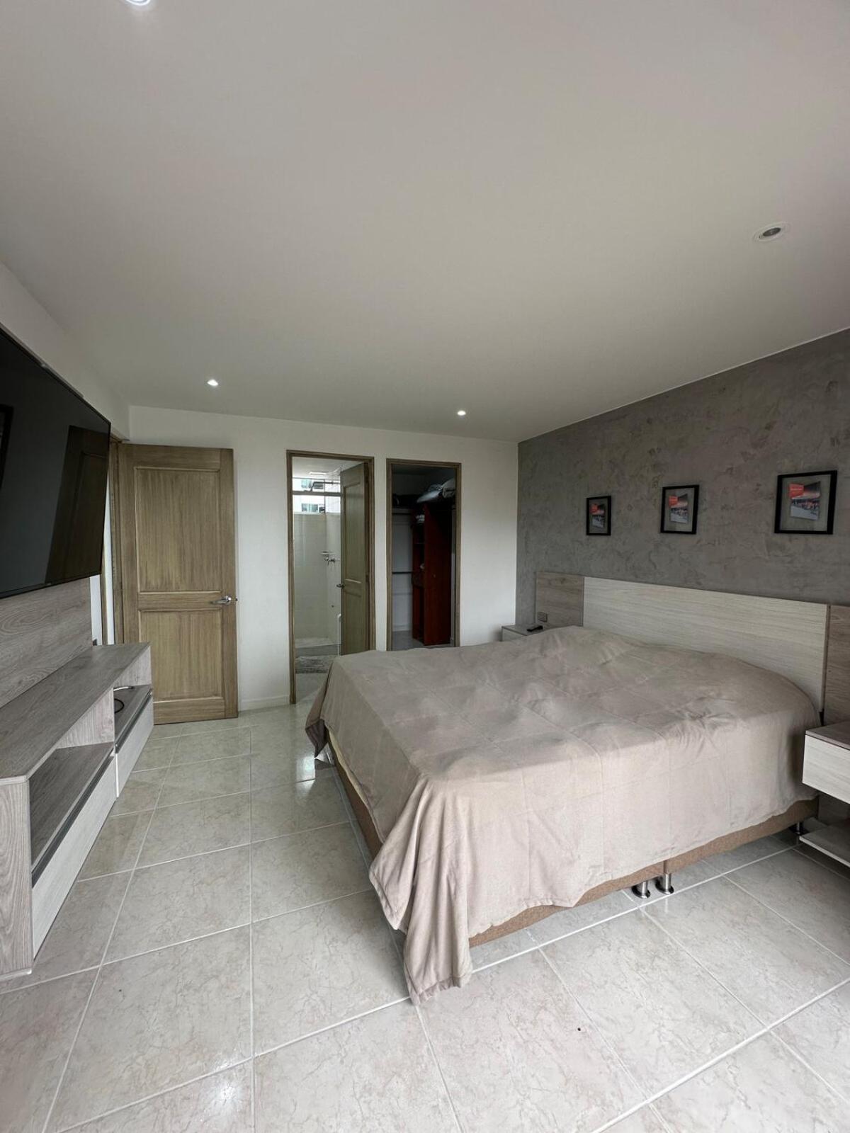 Apartamento En El Poblado Junto Al Cc Santa Fe *