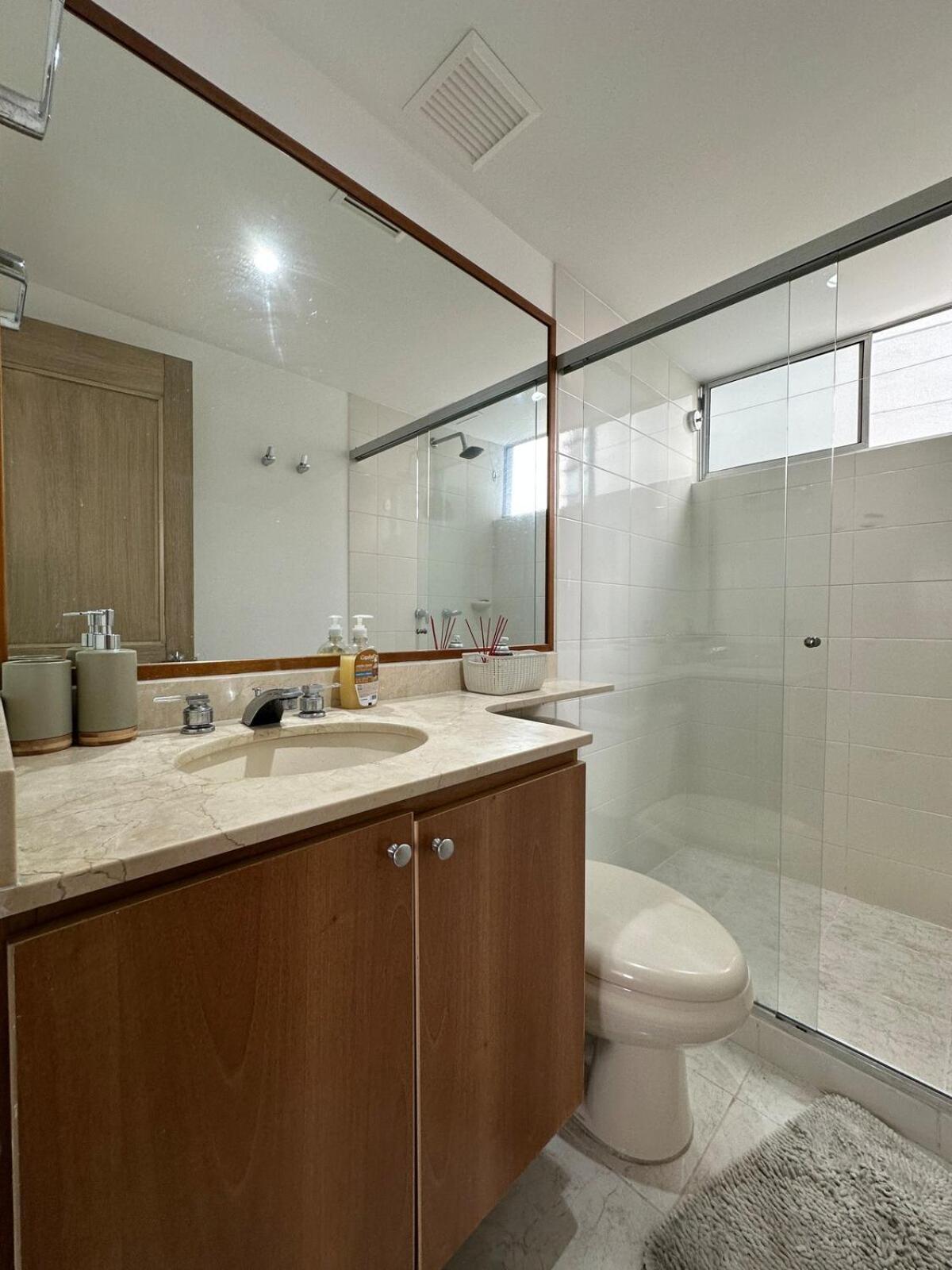 Apartamento En El Poblado Junto Al Cc Santa Fe *