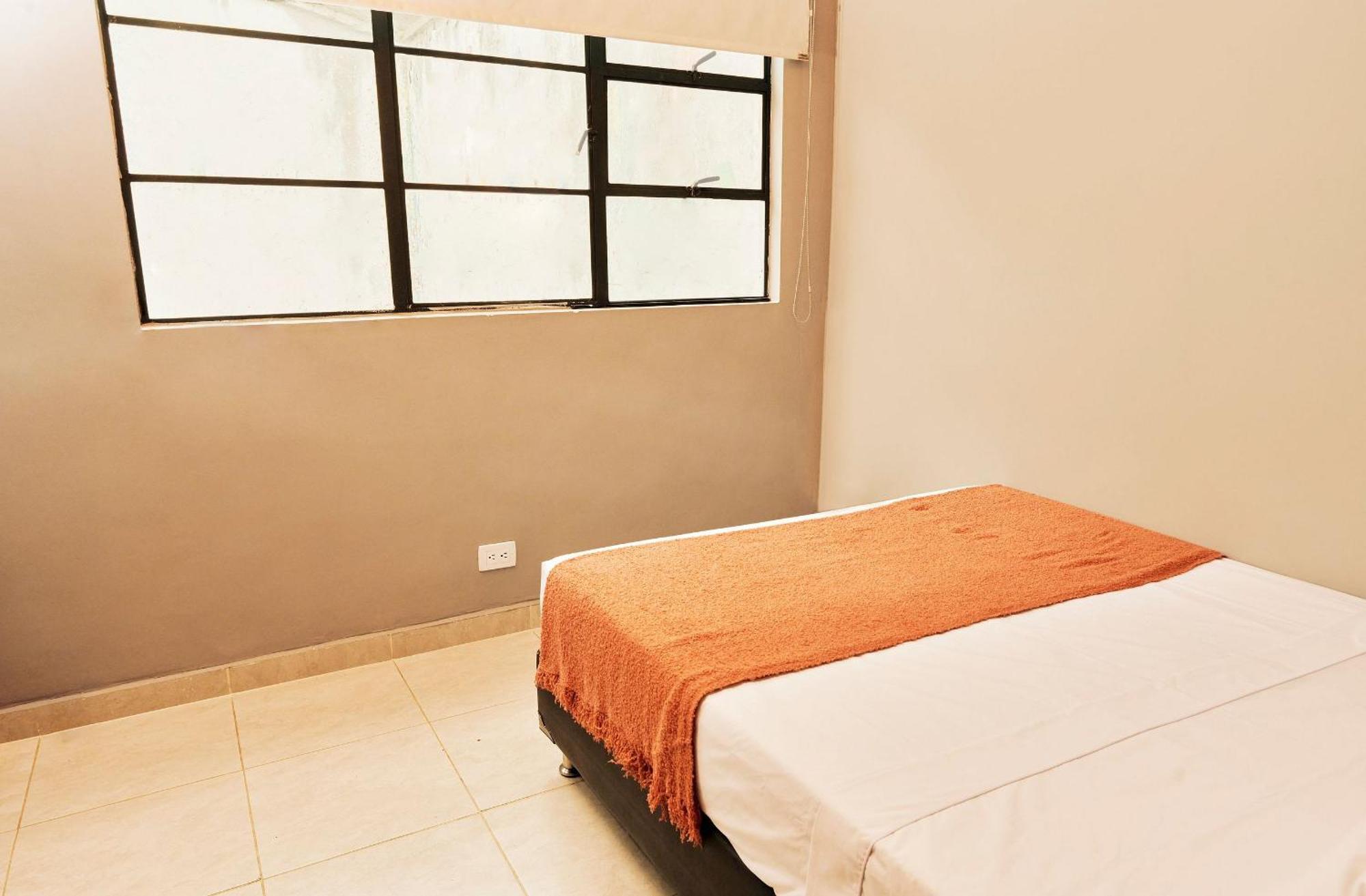 En Zona Rosa De Laureles Apartamento *