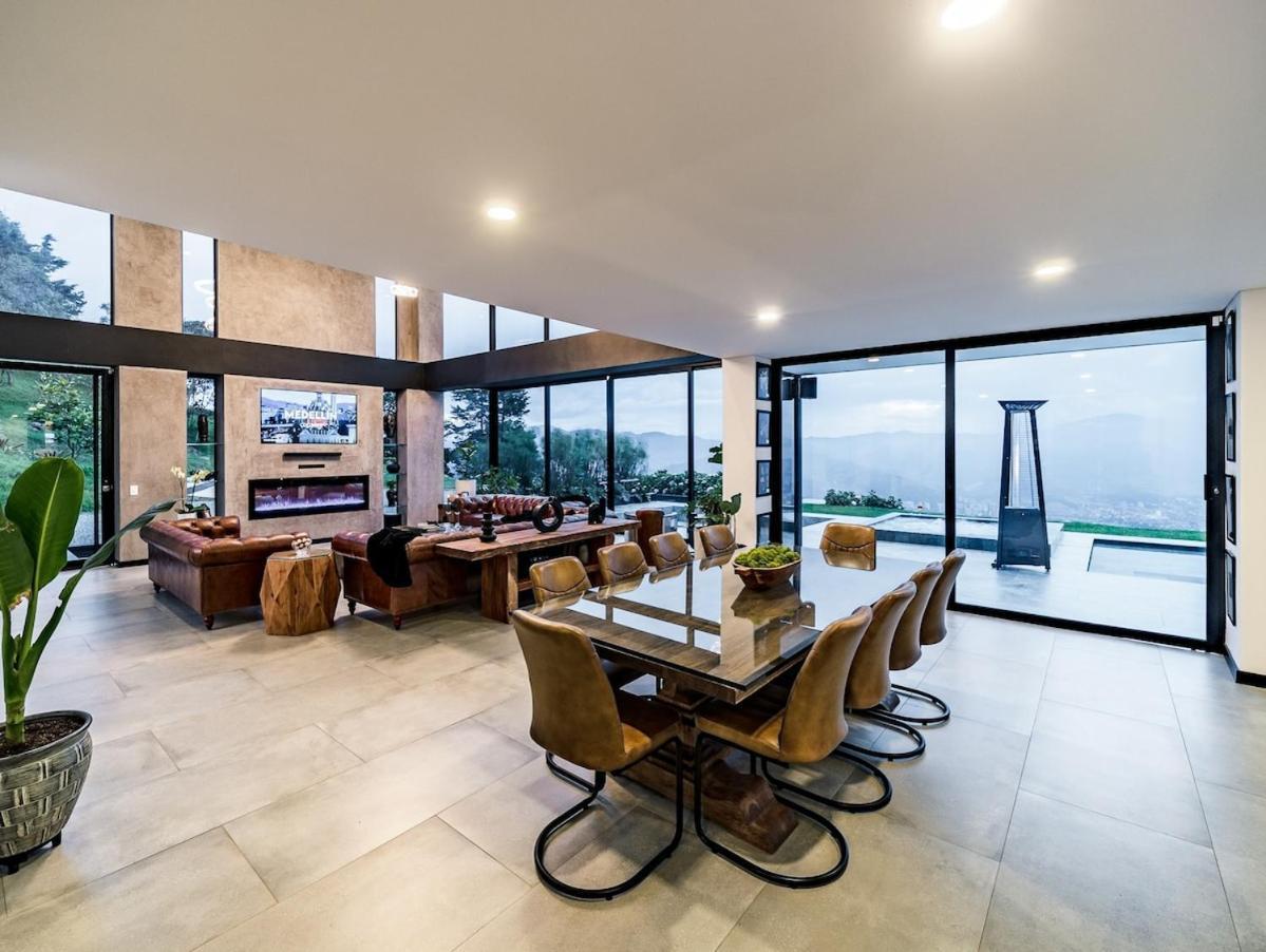 Villa Exquisite Retreat In Medellín