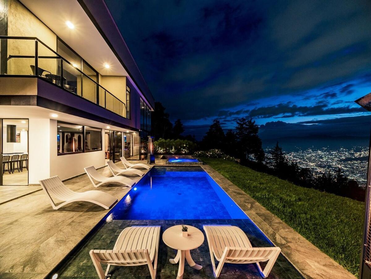 Exquisite Retreat In Medellín