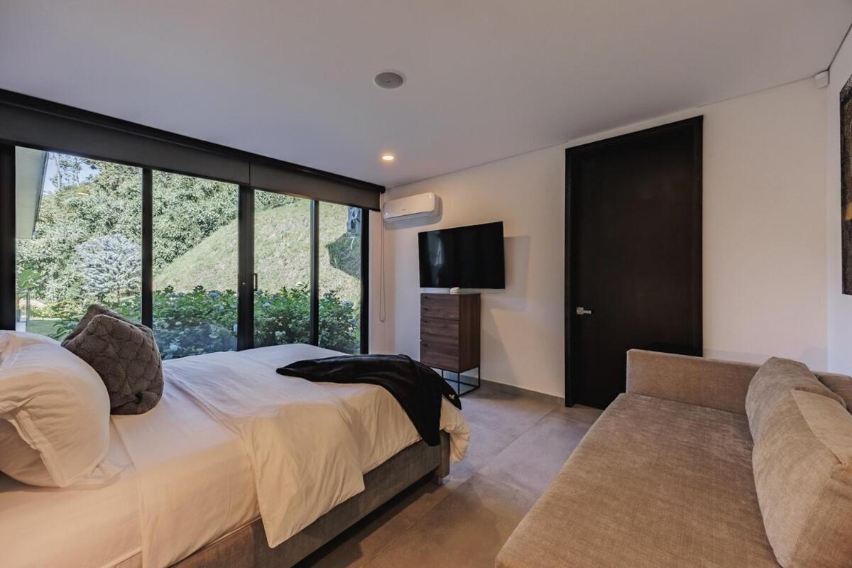 Exquisite Retreat In Villa