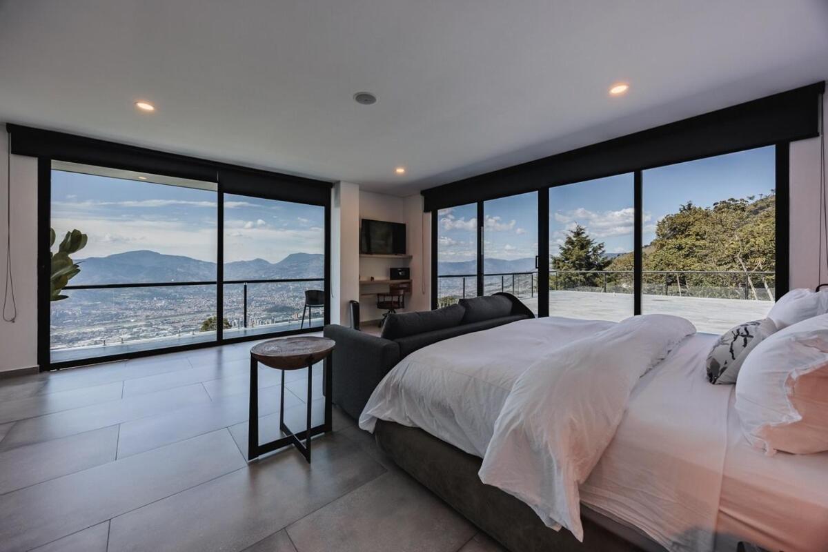 Exquisite Retreat In Medellín