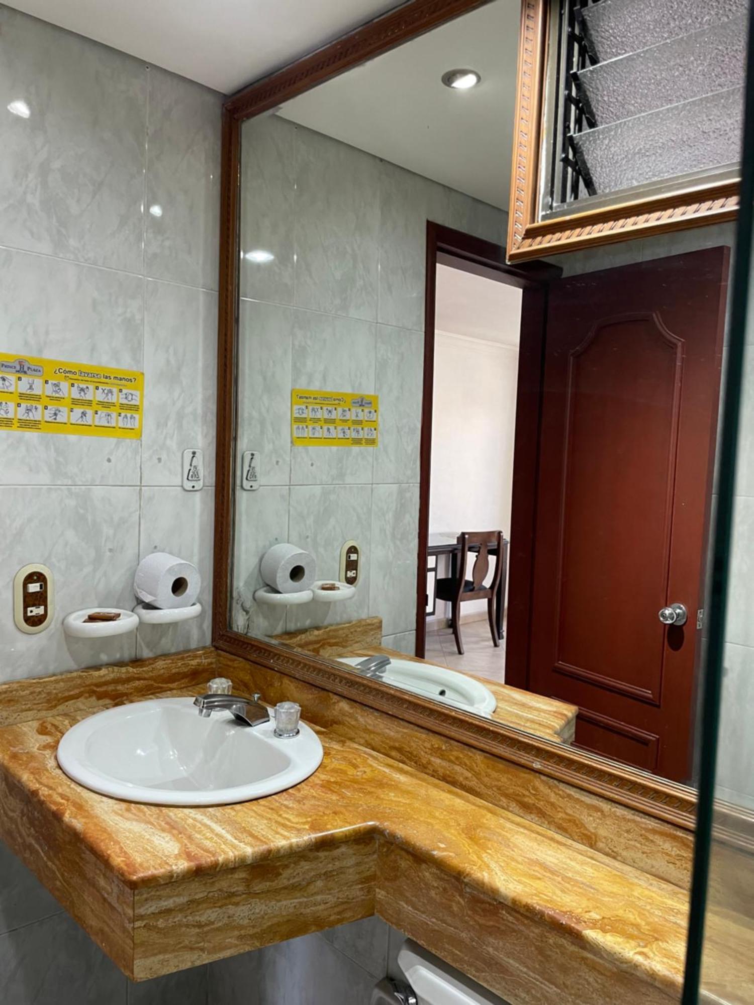 Hotel Plaza 2*