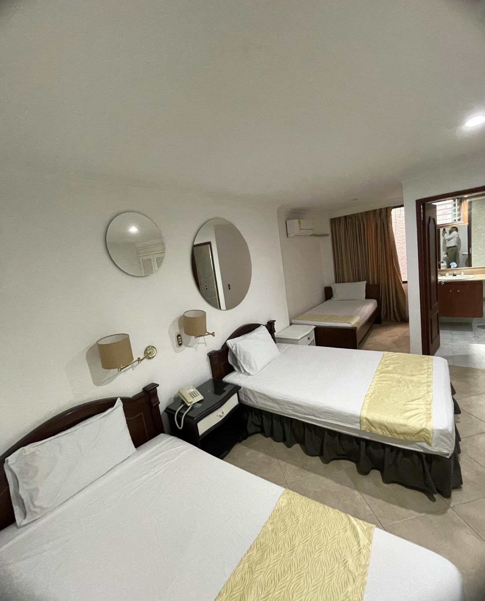 Hotel Plaza 2*