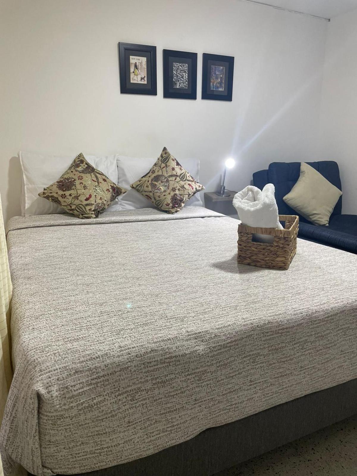 Loft Central, Cerca A Laureles Guarda Meletas Gratis!! Medellín