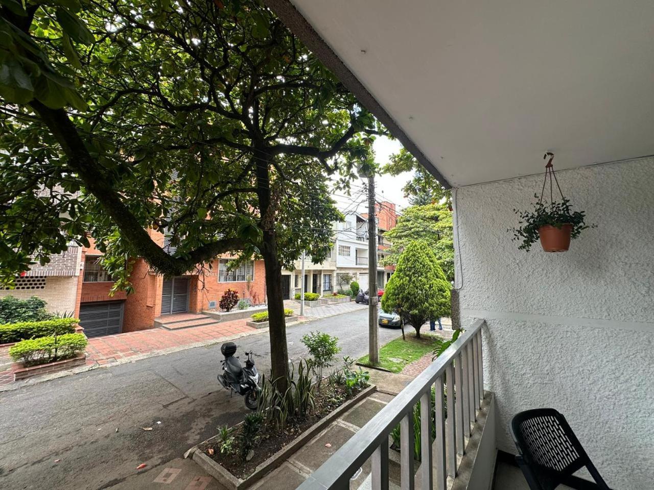 Loft Central, Cerca A Laureles Guarda Meletas Gratis!! Medellín