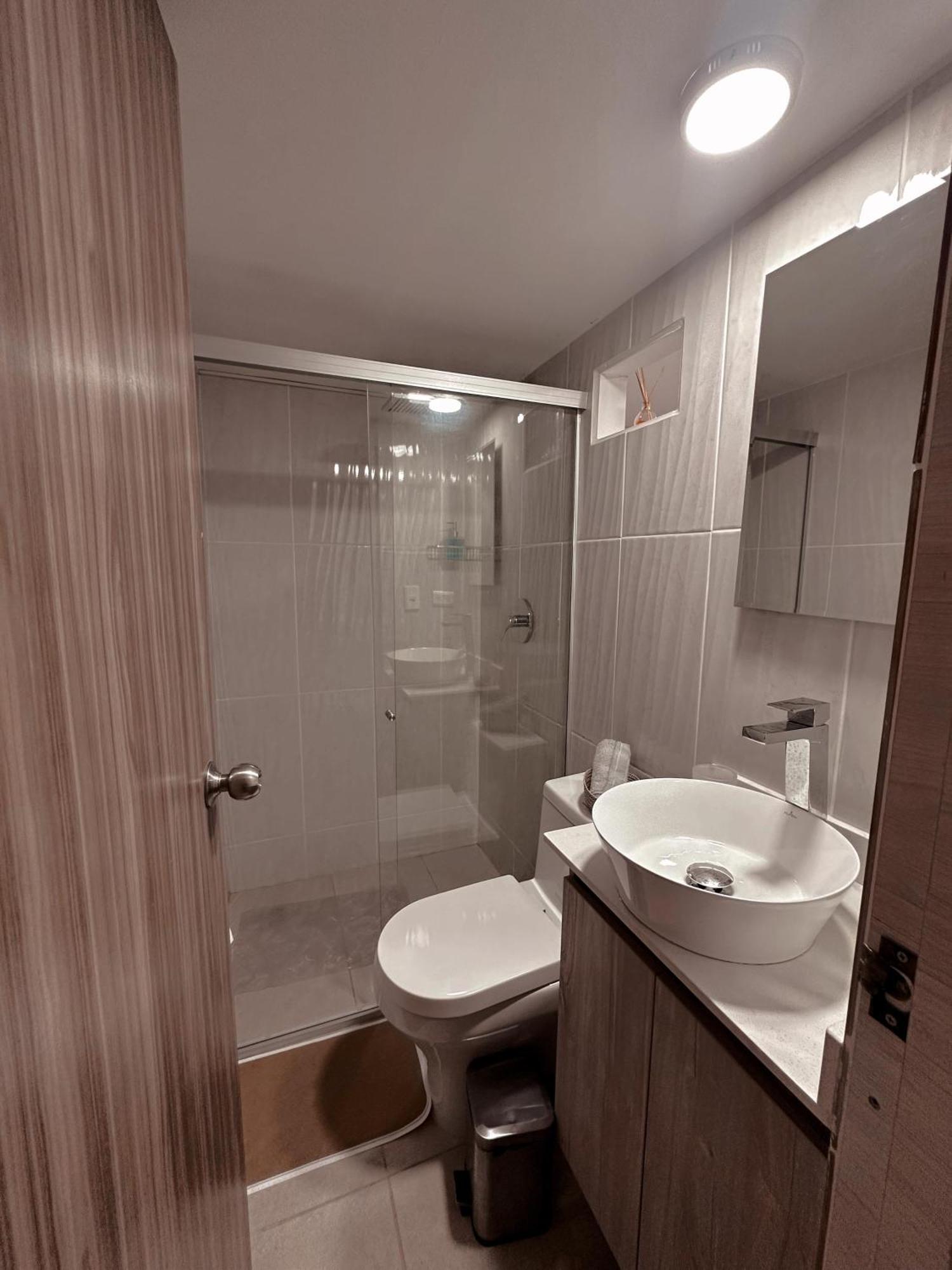 Loft Central, Cerca A Laureles Guarda Meletas Gratis!! Medellín