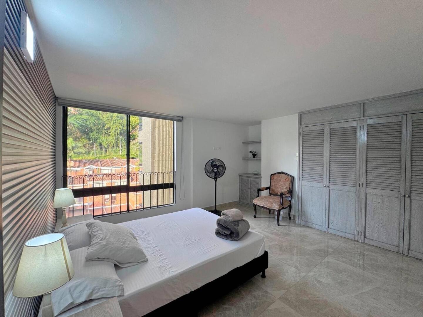 4br 232 M In El Poblado, El Tesoro Сasa de vacaciones *
