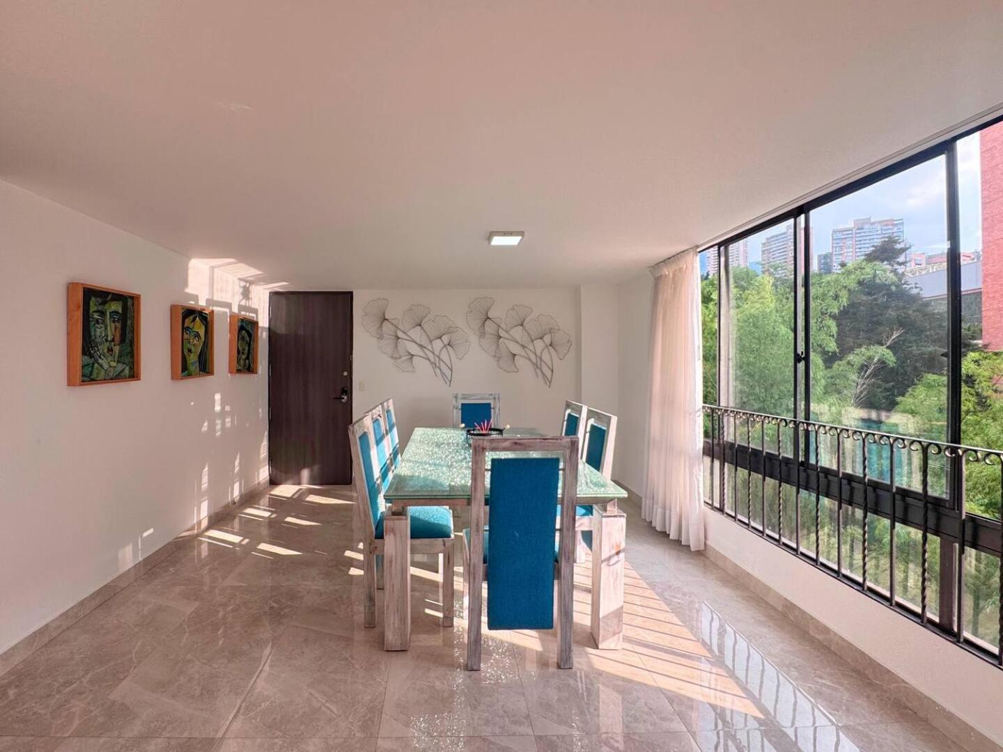 Сasa de vacaciones 4br 232 M In El Poblado, El Tesoro *