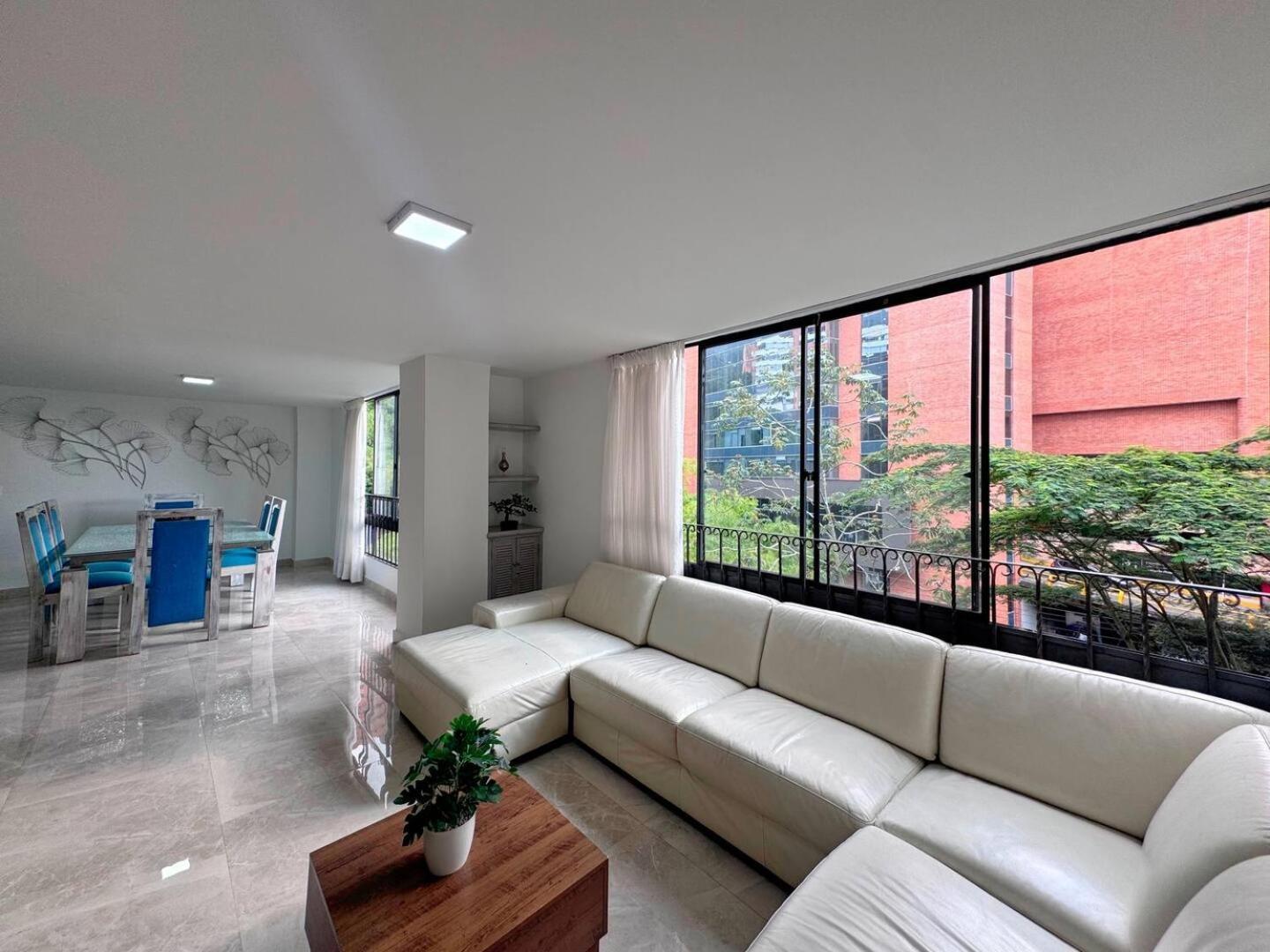 4br 232 M In El Poblado, El Tesoro *