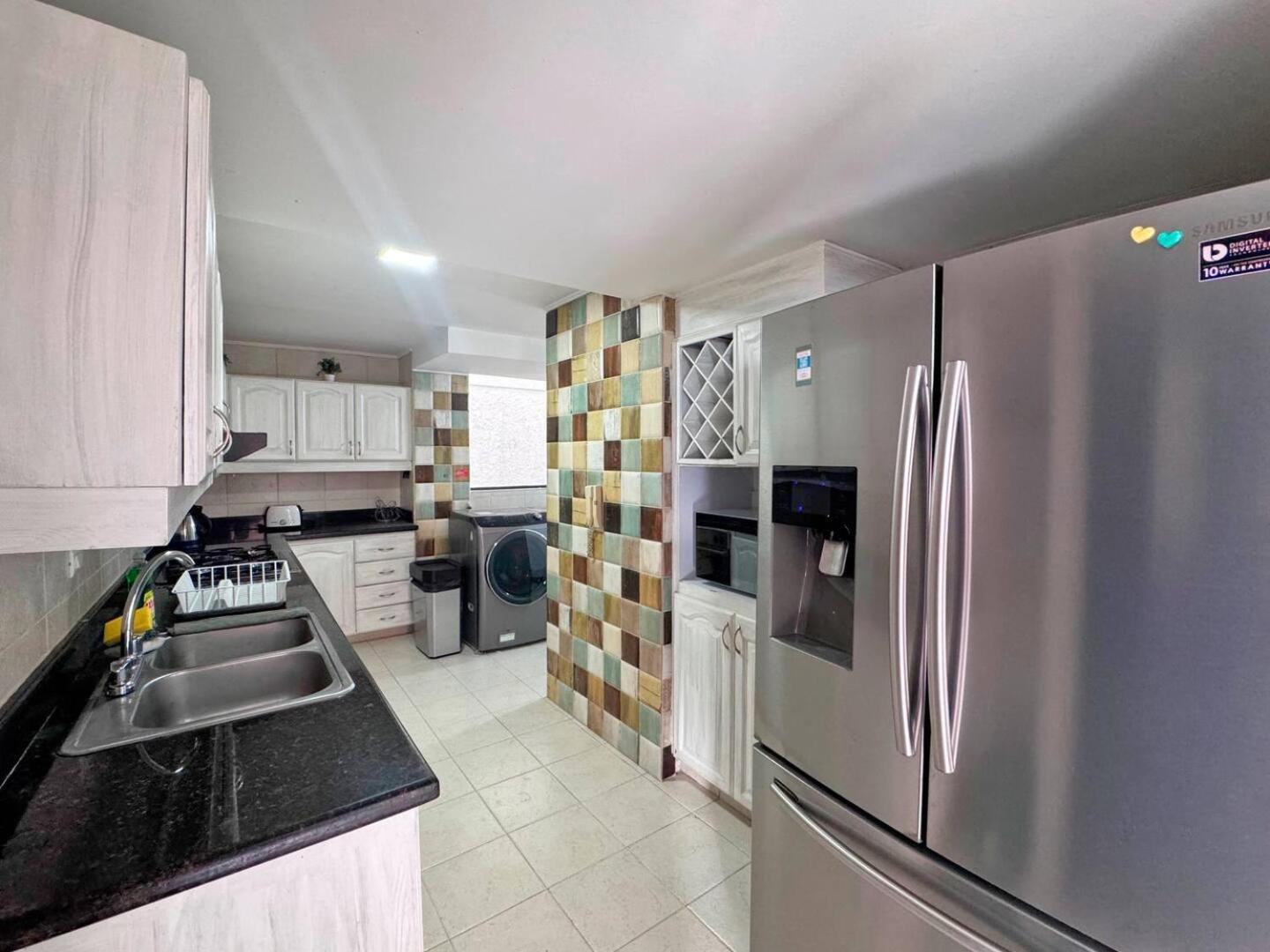4br 232 M In El Poblado, El Tesoro Сasa de vacaciones