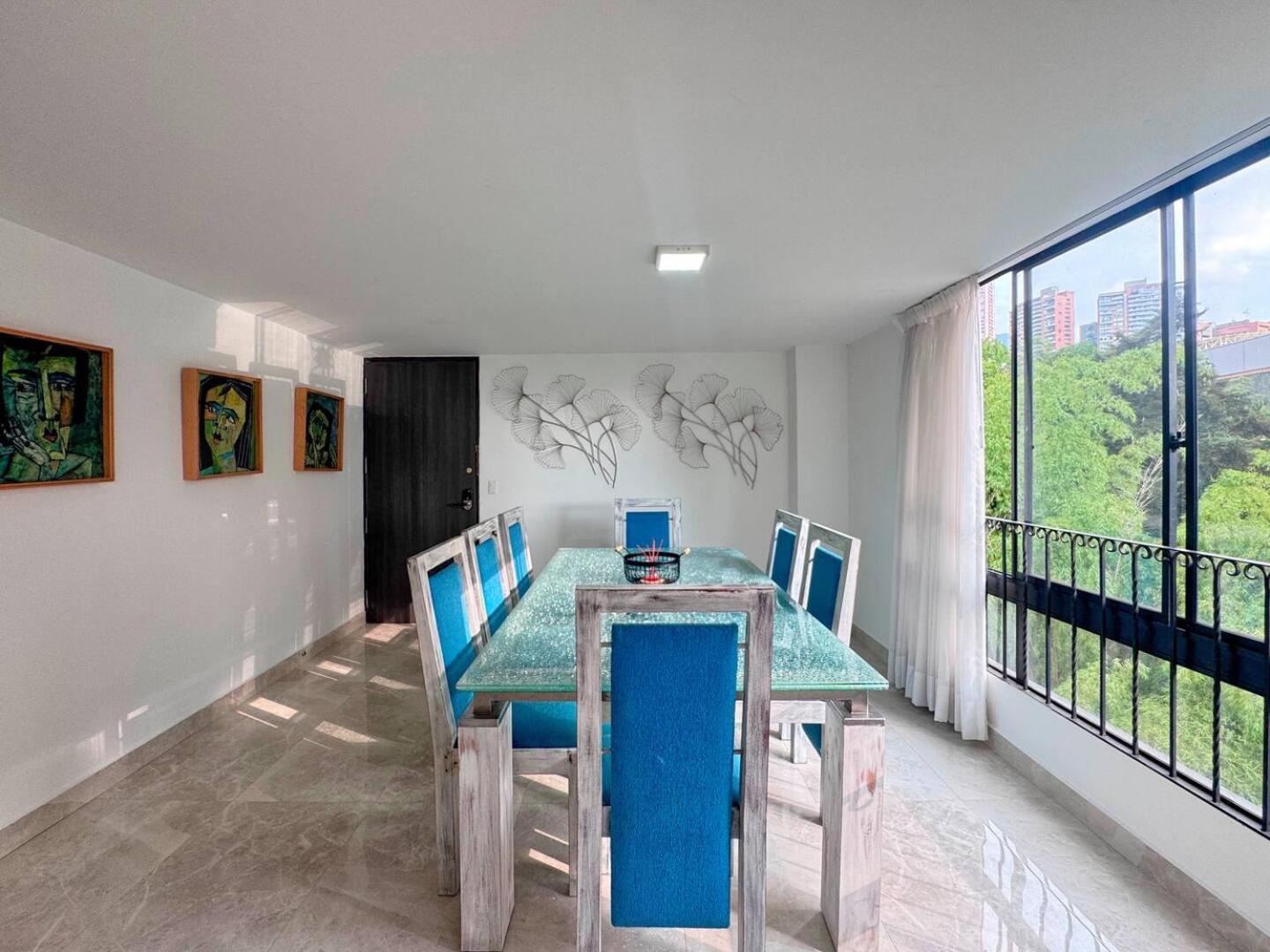 Сasa de vacaciones 4br 232 M In El Poblado, El Tesoro