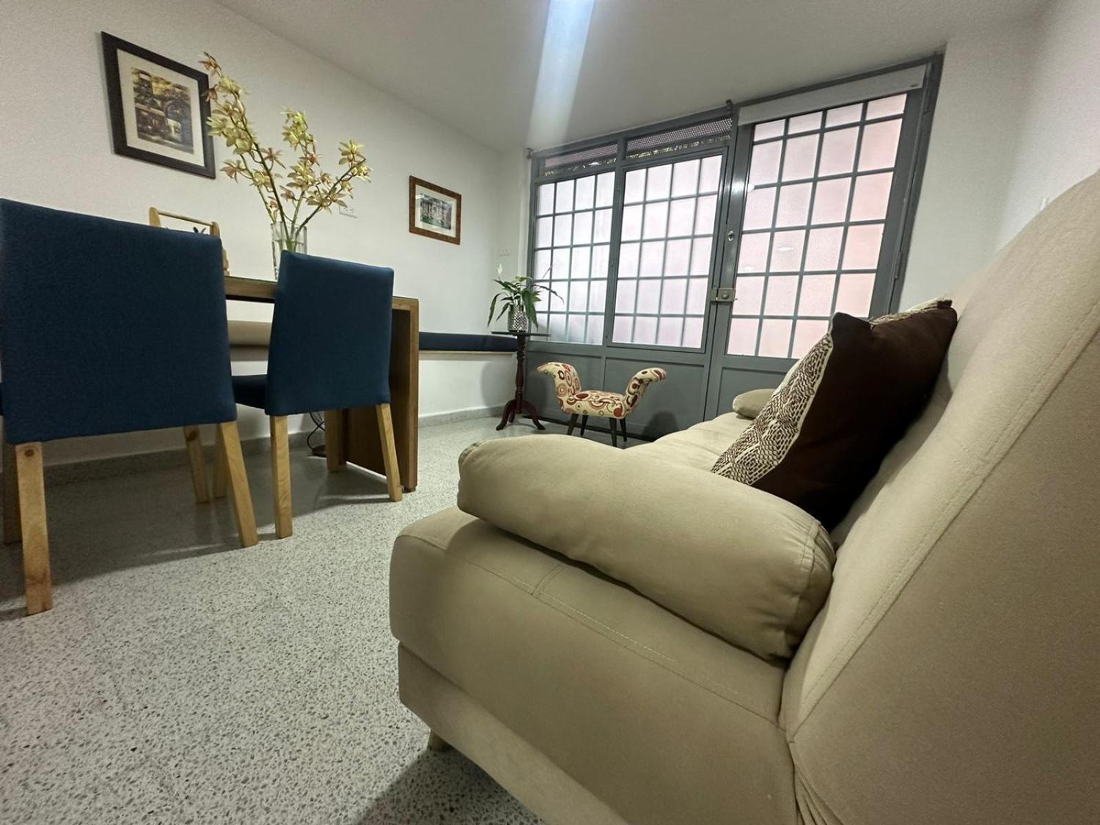 Loft Central, Cerca A Laureles Guarda Meletas Gratis!! Medellín
