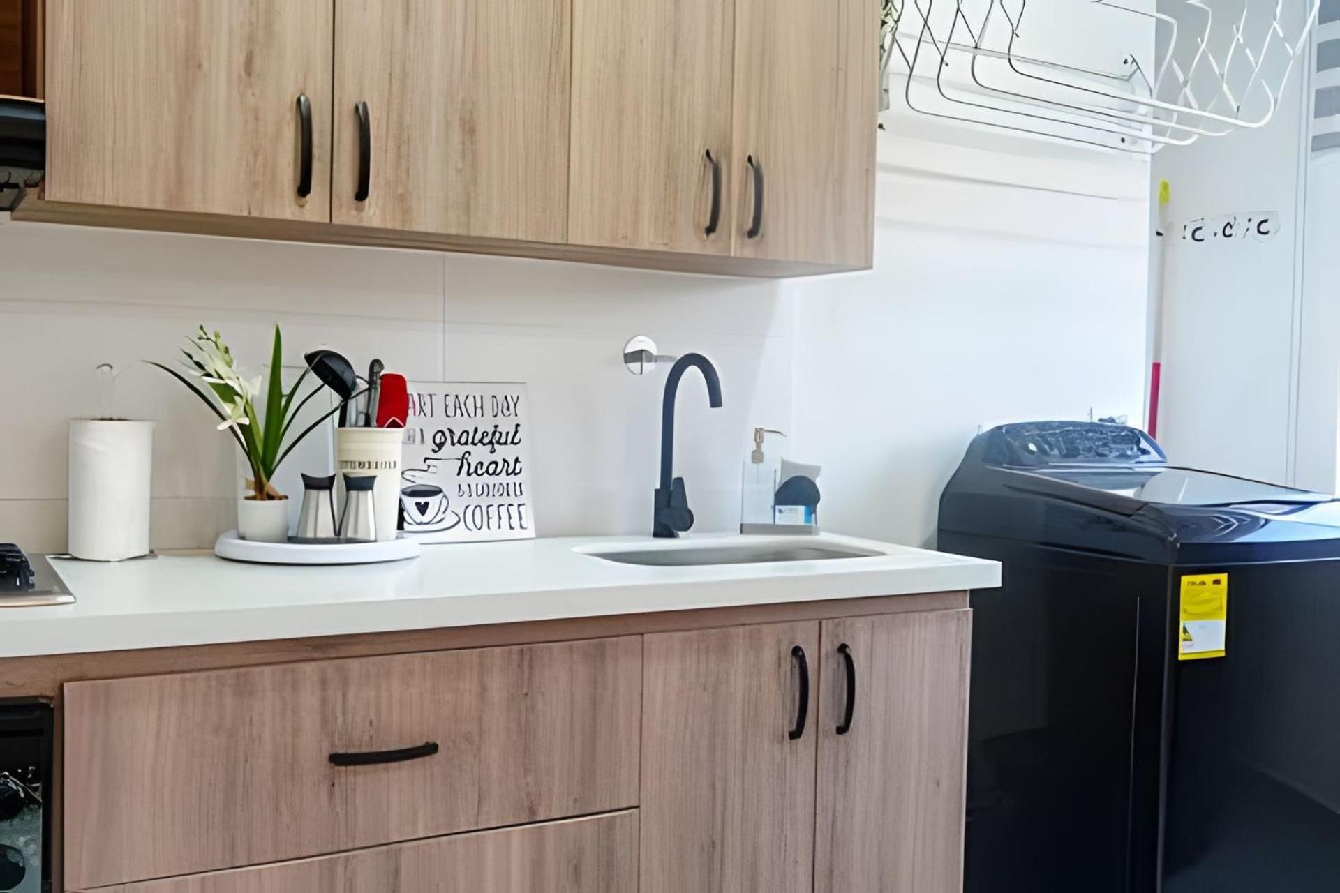 Apartamento Edificio Manzanres - Cerca Al Poblado - Zona Tranquila *