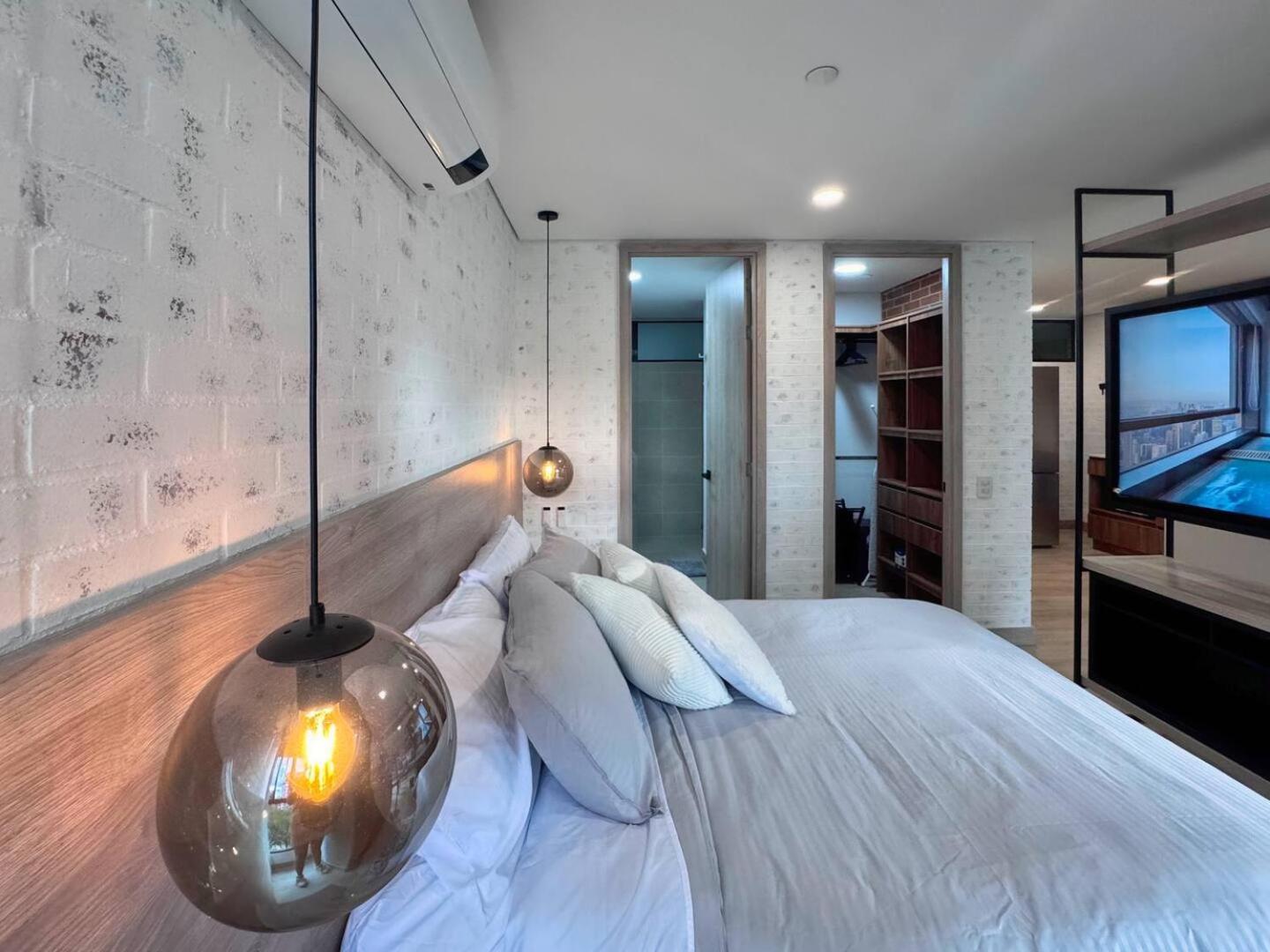 1br Near Unicentro, Upb & 2nd Parque Laureles *