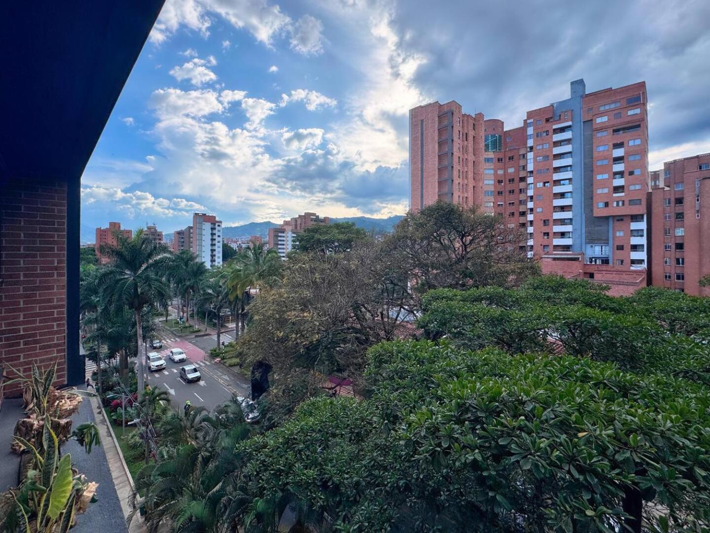 1br Near Unicentro, Upb & 2nd Parque Laureles Apartment