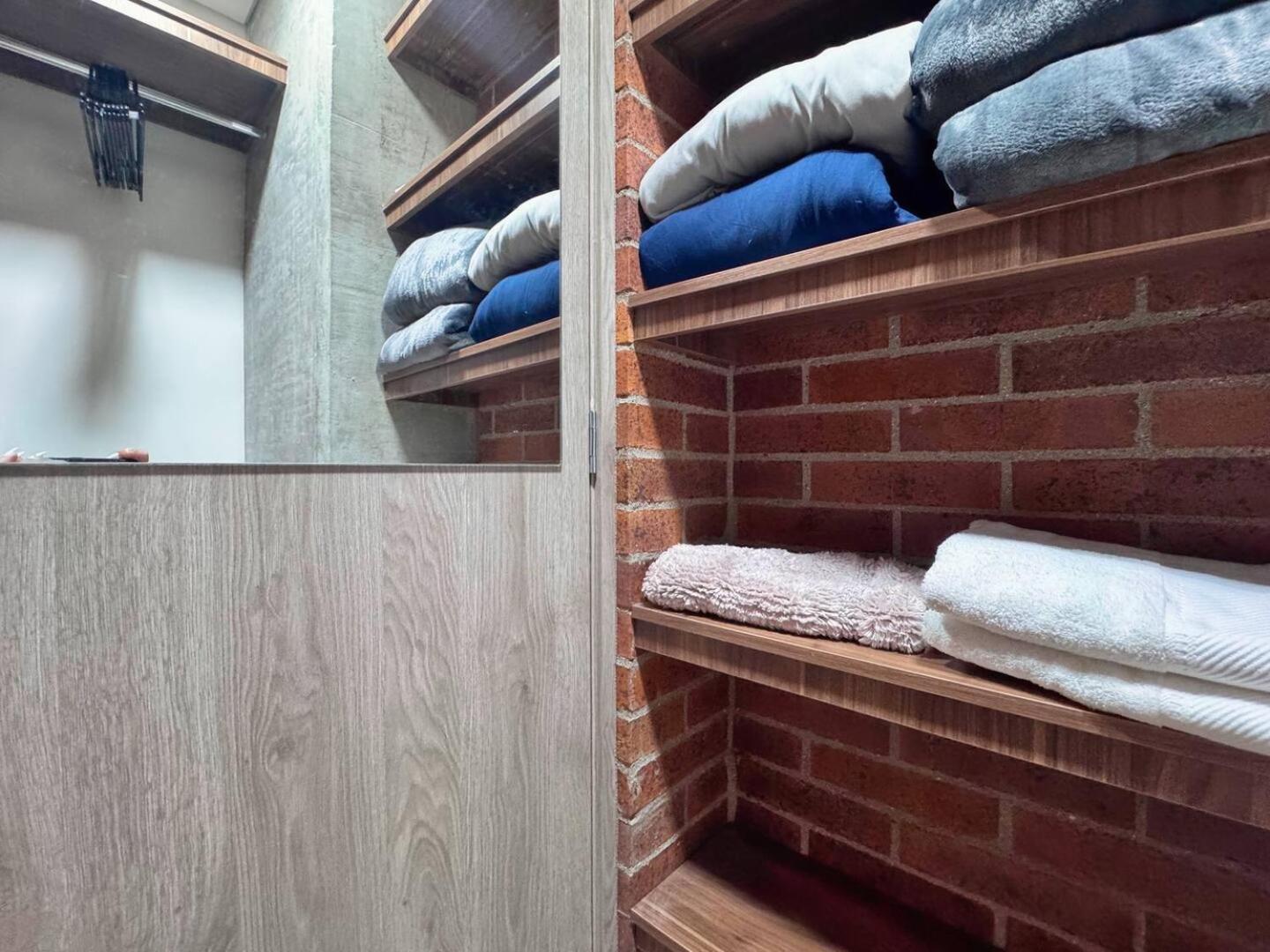 1br Near Unicentro, Upb & 2nd Parque Laureles