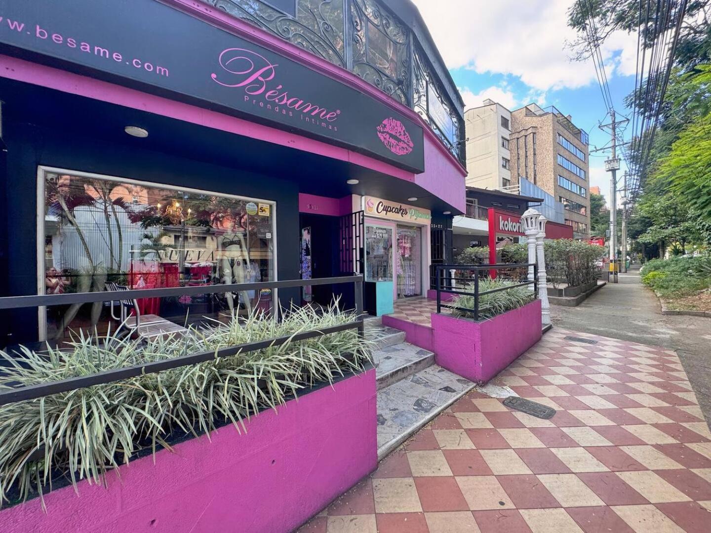 1br Near Unicentro, Upb & 2nd Parque Laureles * Medellin