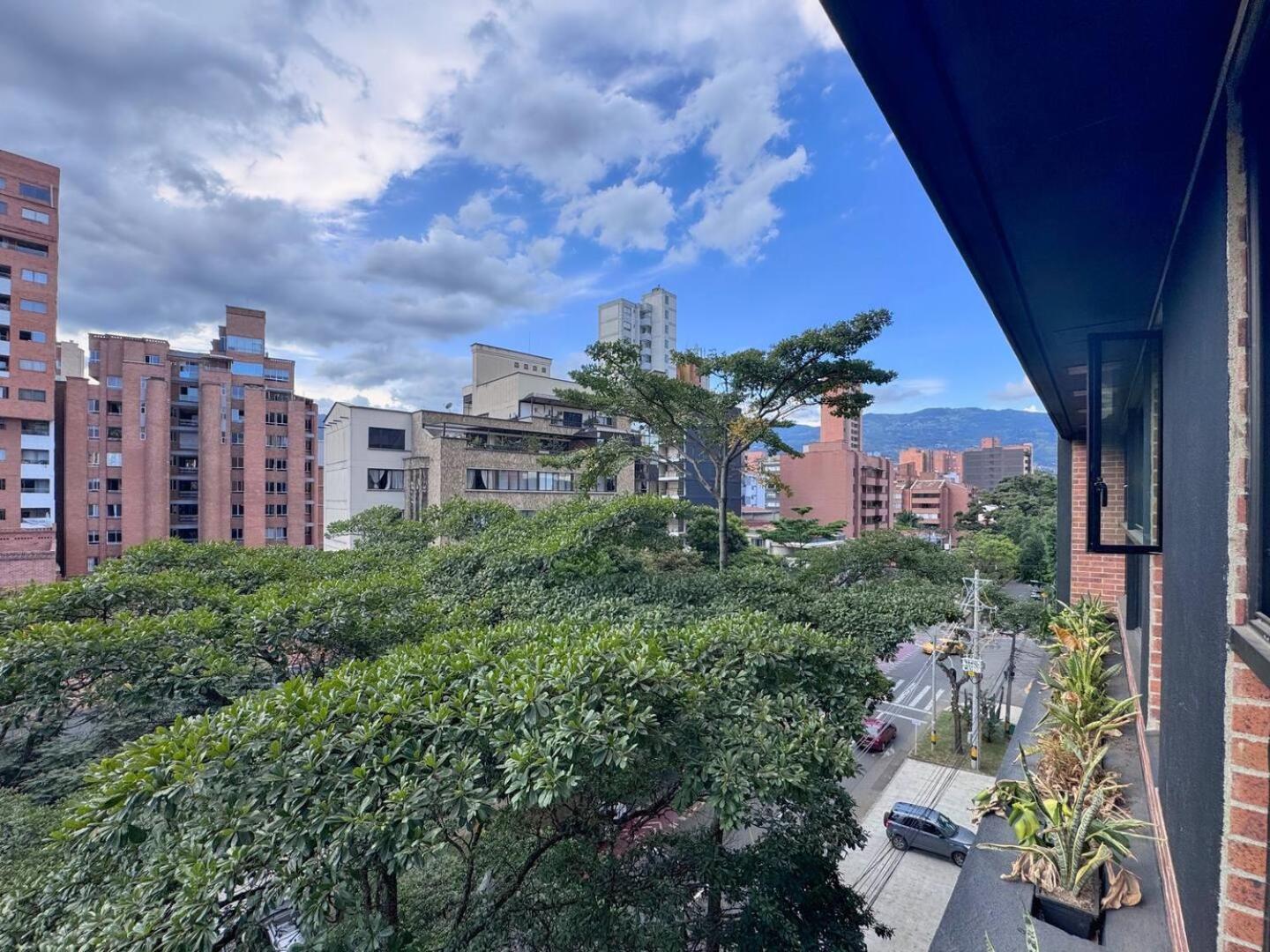 1br Near Unicentro, Upb & 2nd Parque Laureles Medellin