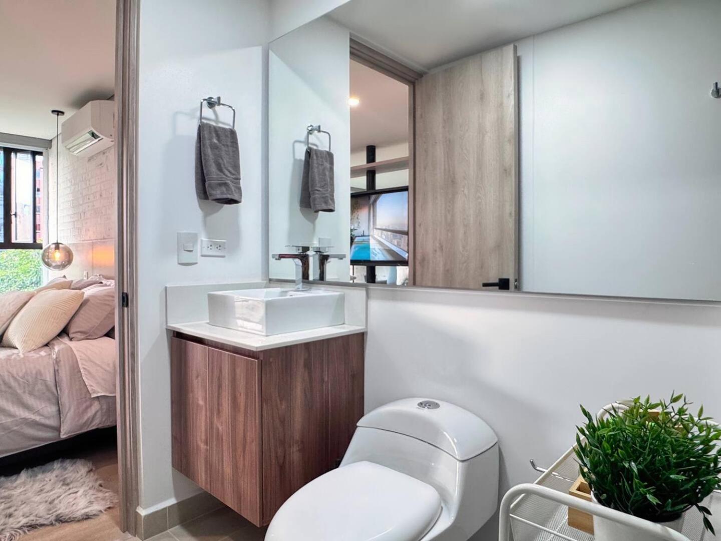 Apartment 1br Near Unicentro, Upb & 2nd Parque Laureles *