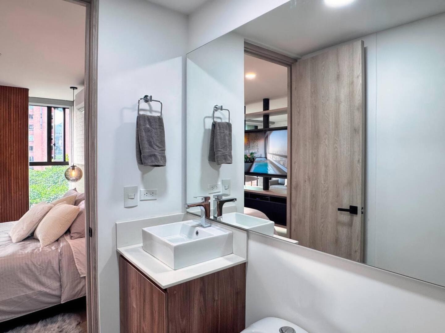 Apartment 1br Near Unicentro, Upb & 2nd Parque Laureles *