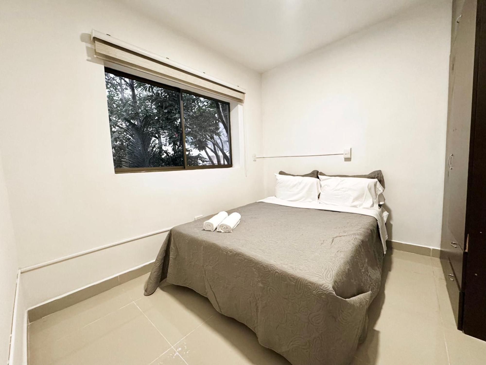 El Poblado 4 Bedrooms 2 Bathrooms With Terrace Medellín