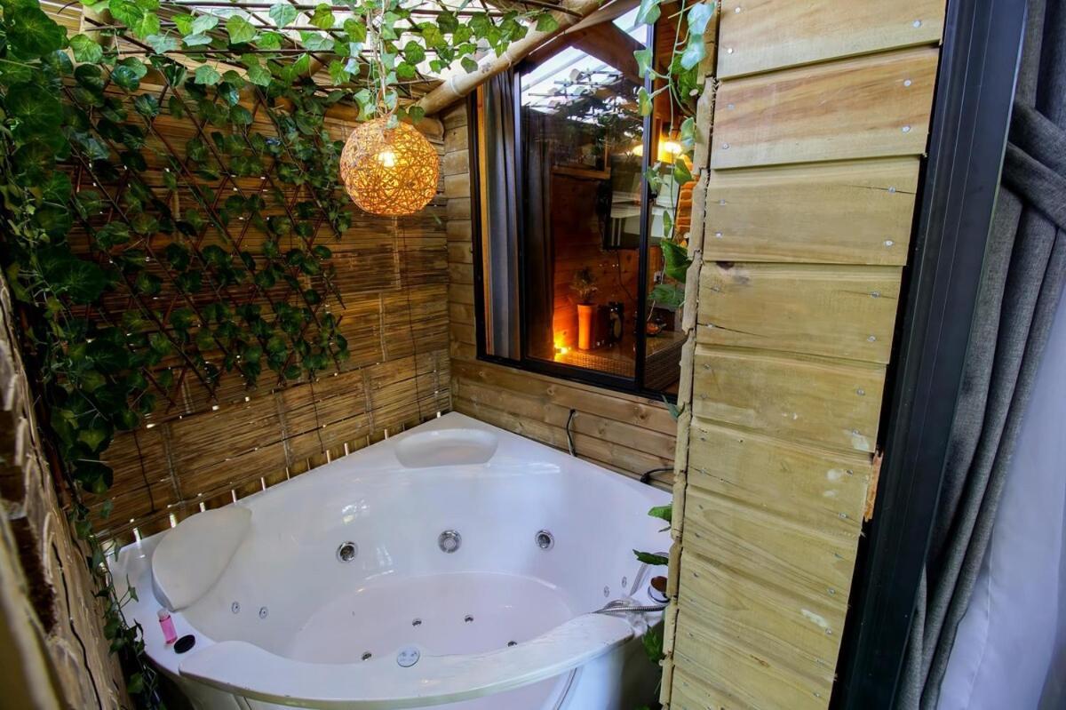 Con Jacuzzi, Masaje En Sitio Opcional Y Chimenea Romantica-santa Elena Chalet