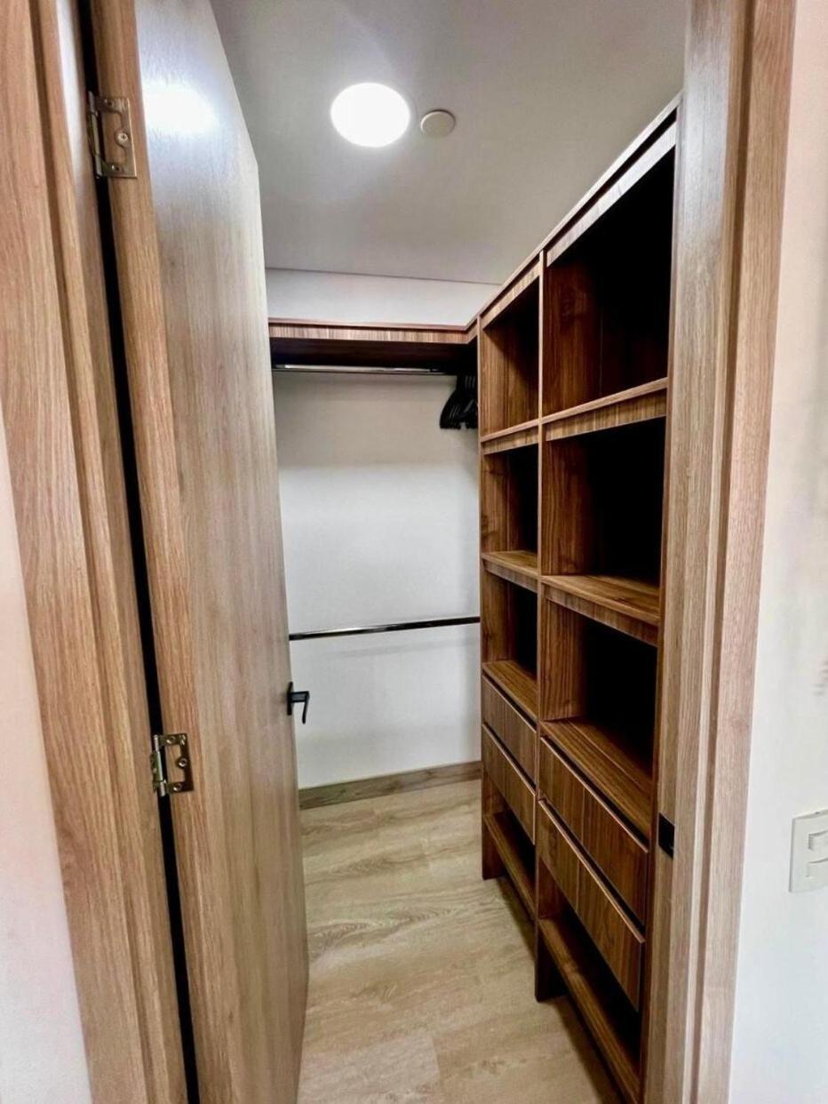 1 Bed W Ac In Laureles * Medellín