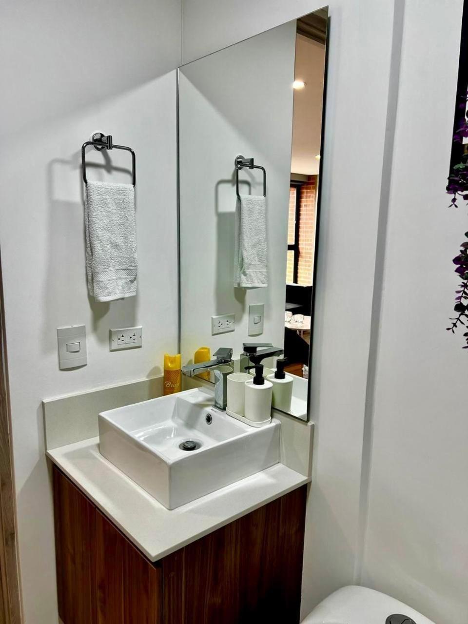 Apartamento 1 Bed W Ac In Laureles