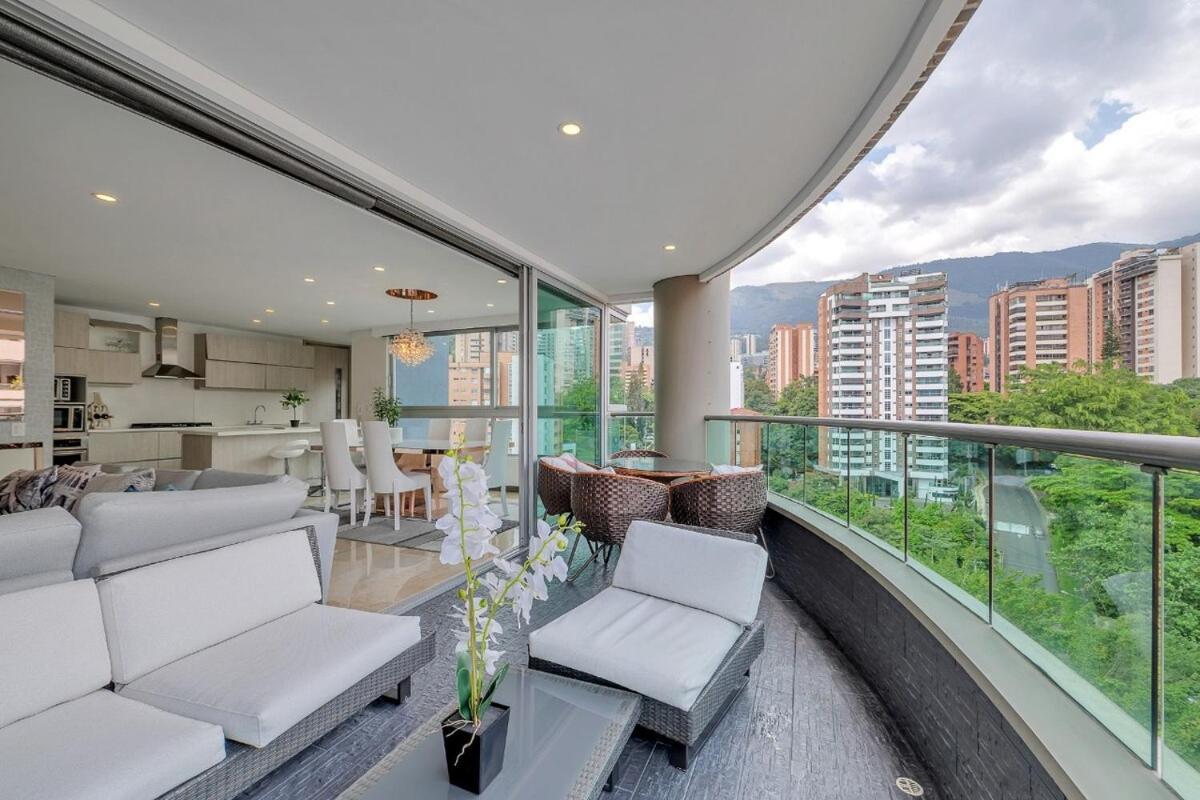 Modern & Spacious Near Provenza * Medellín