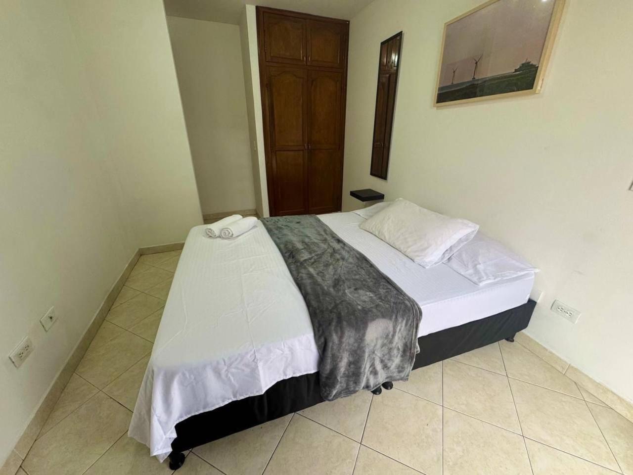 Apartamento Completo-balcon Laureles-estadio Hasta 6 Personas *