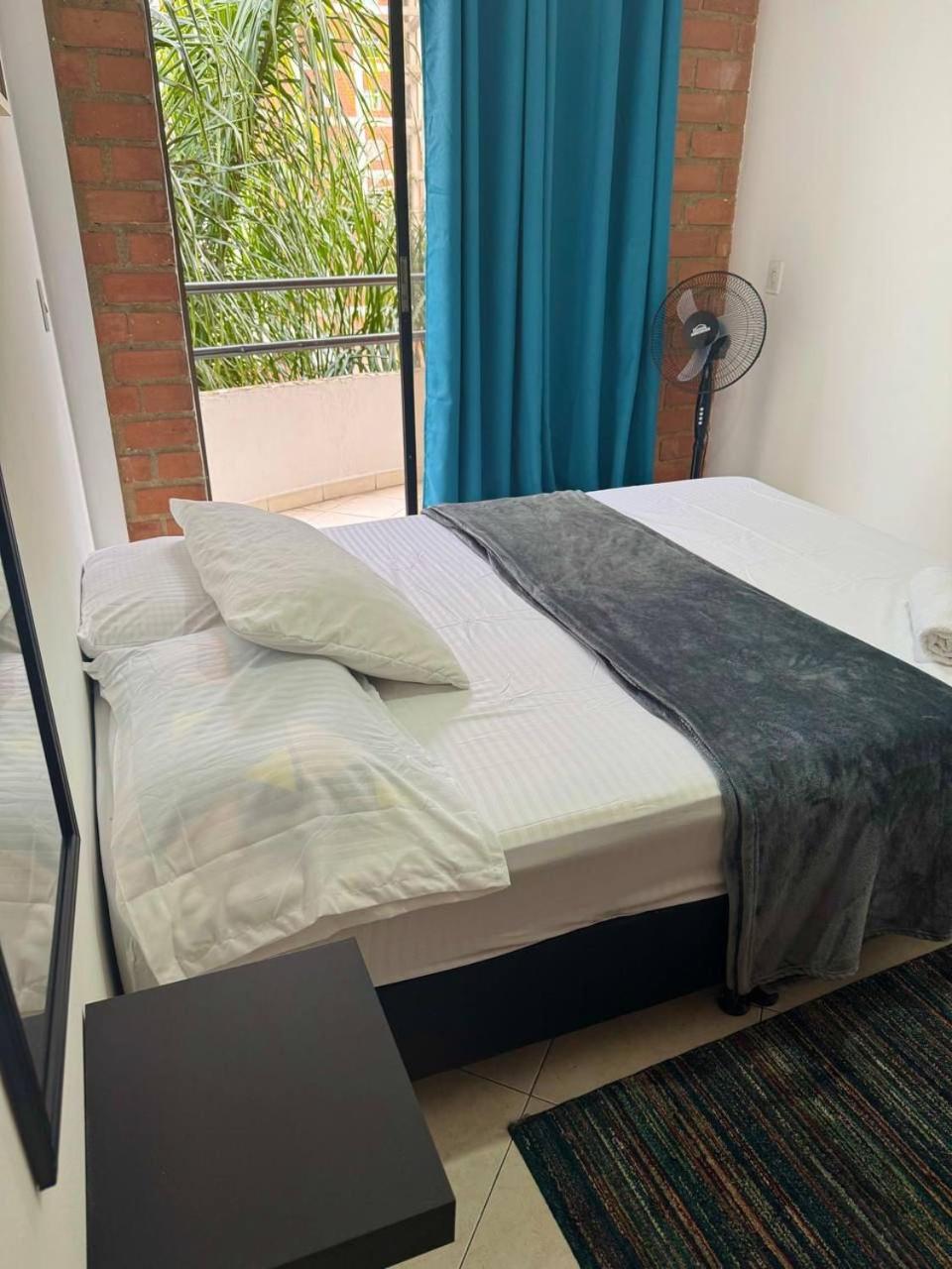 Completo-balcon Laureles-estadio Hasta 6 Personas Apartamento Medellín