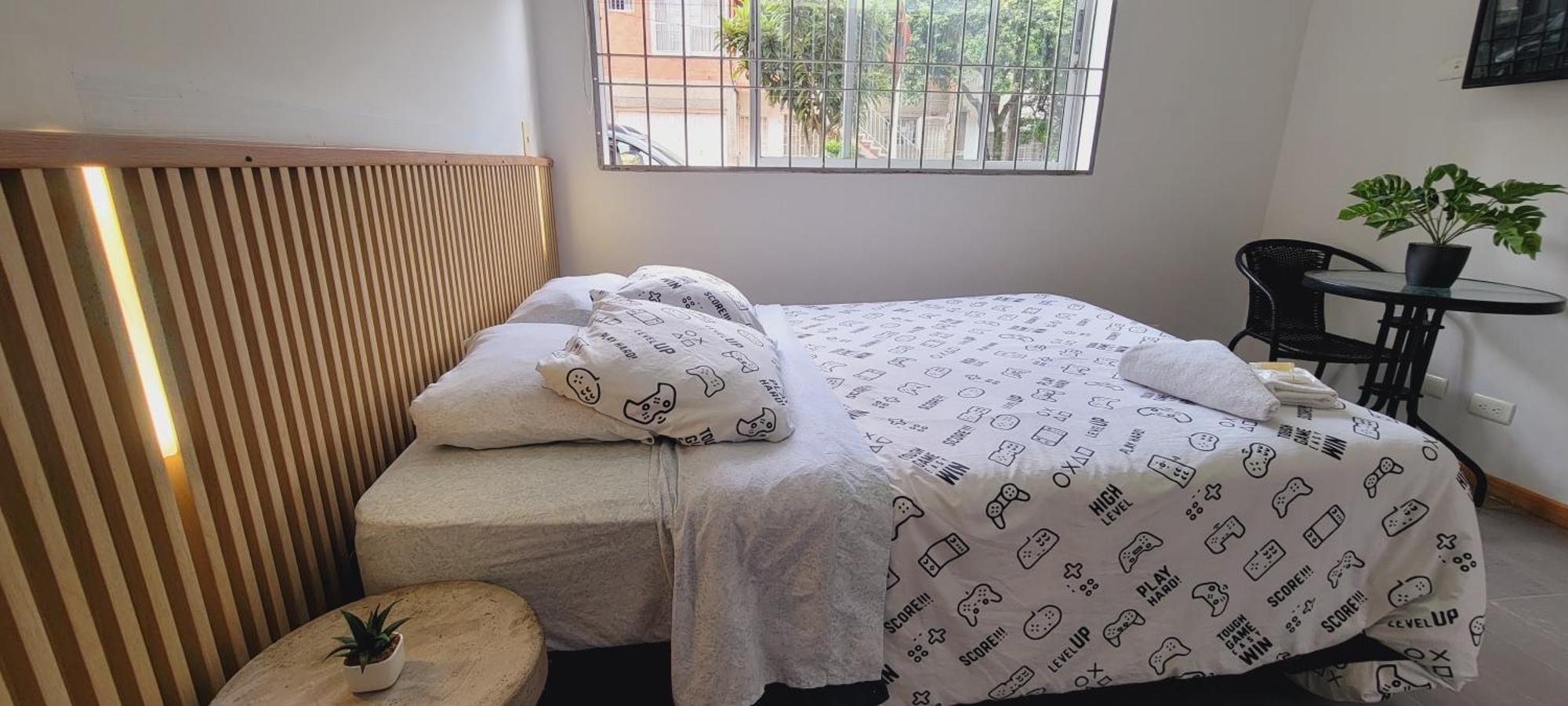 Amazing House With Turkish Steam Near Exito Laureles Pensión *