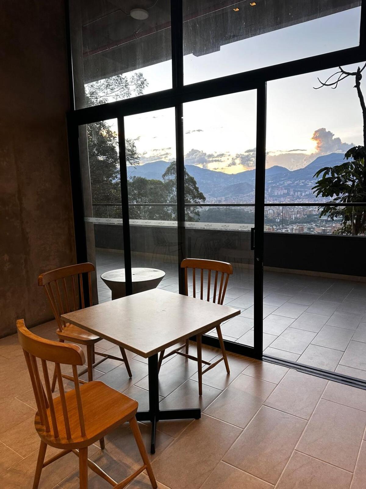 Stylish Mountain View Apartamento *