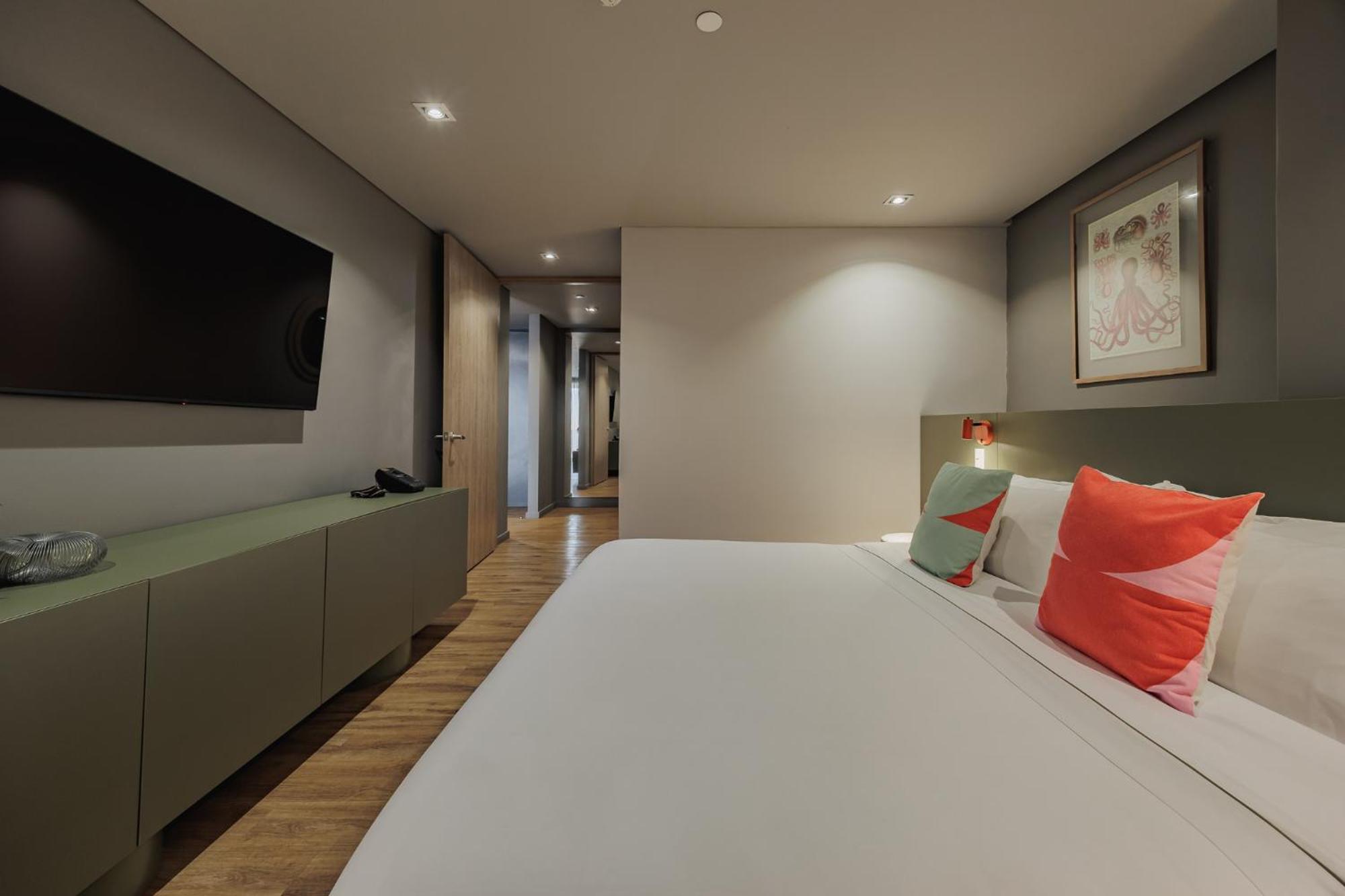 Hotel Versus 5*
