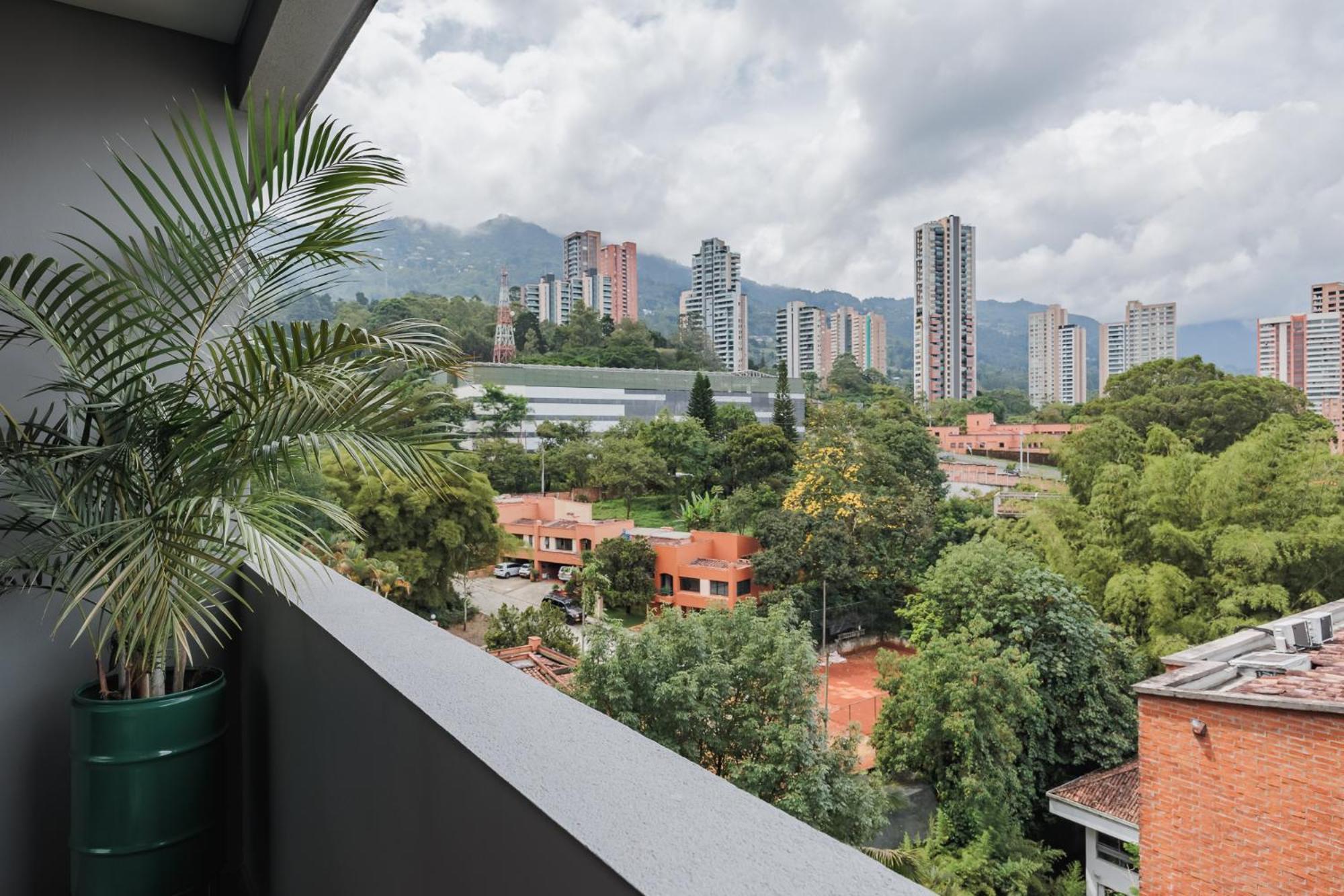 Versus 5* Medellín