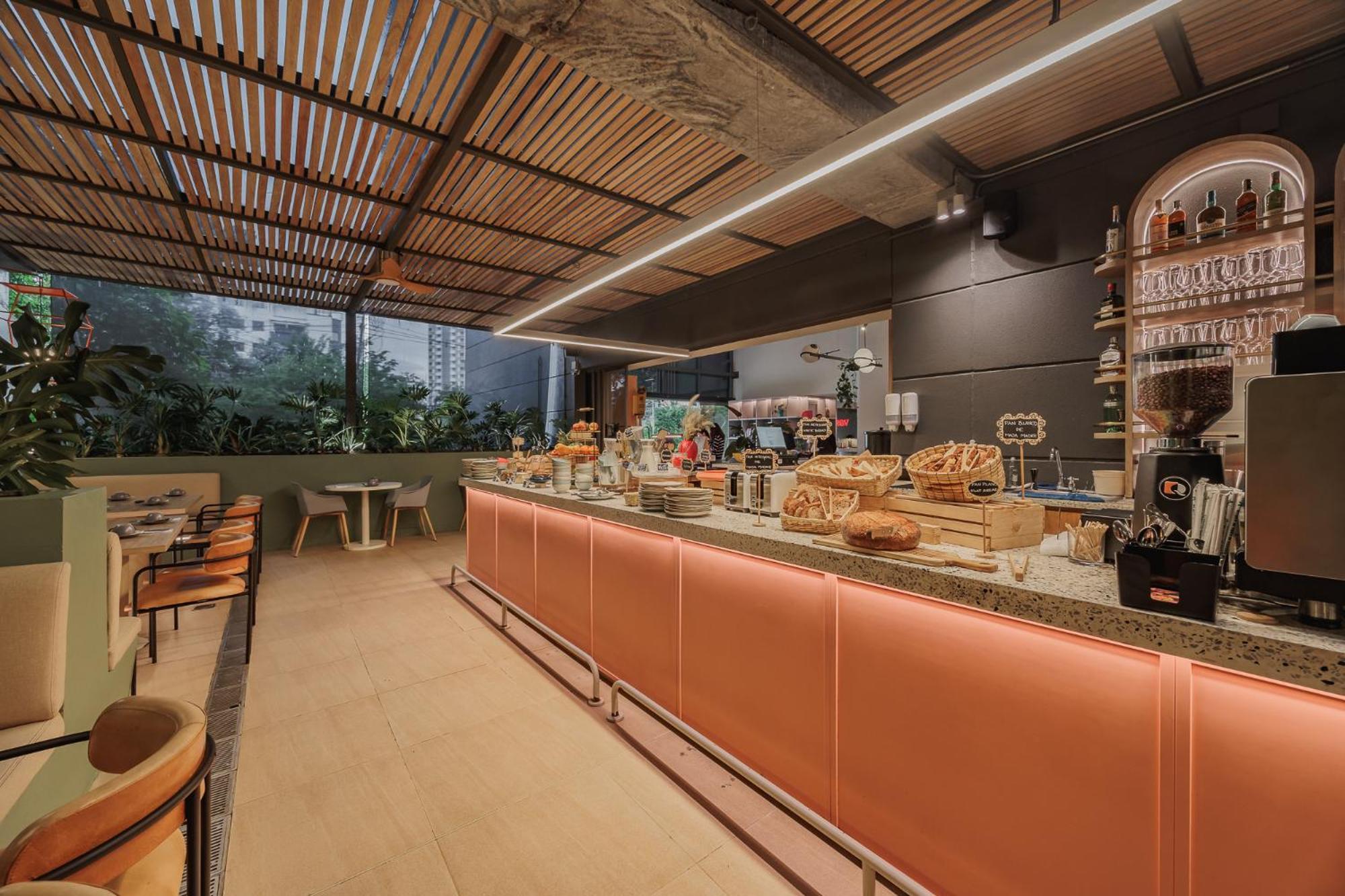 Versus 5* Medellín