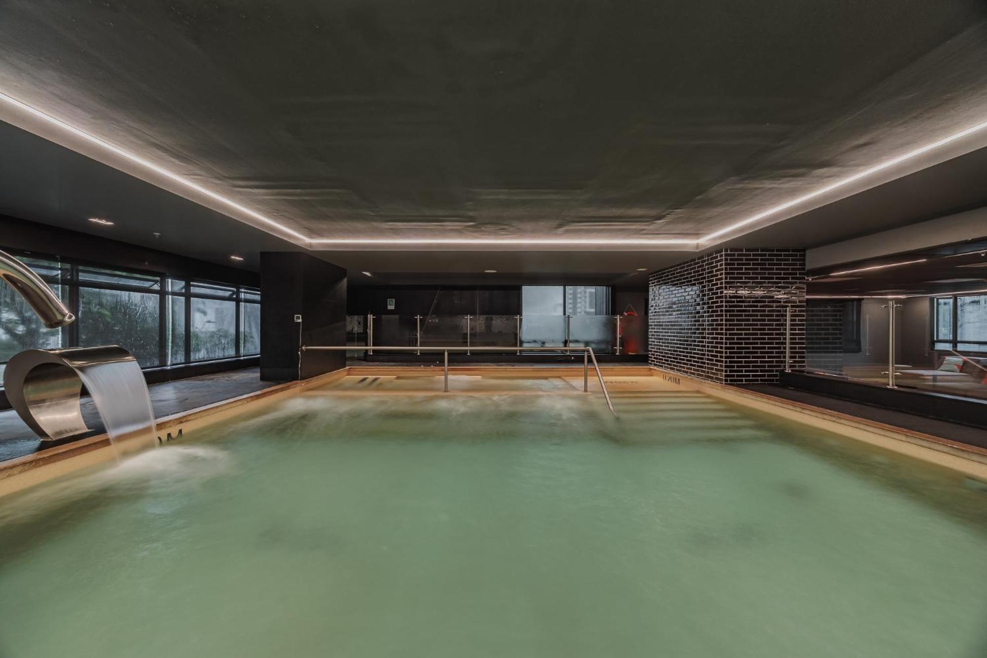 Hotel Versus 5*