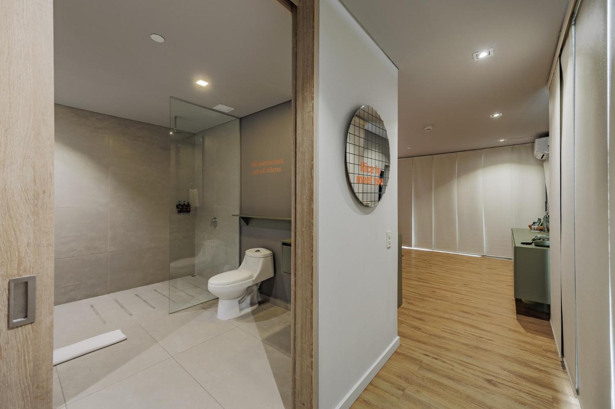 Hotel Versus 5*