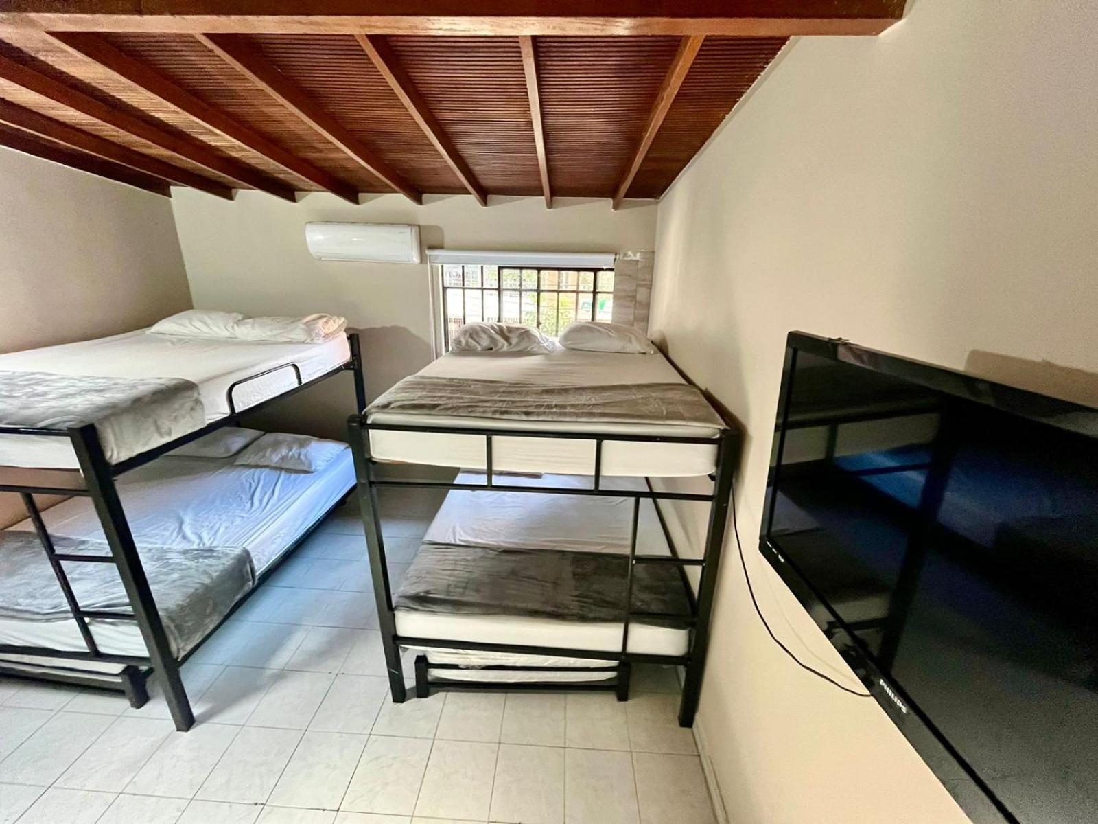 Amoblada Sector Laureles Hasta 8 Personas Hab 4 *