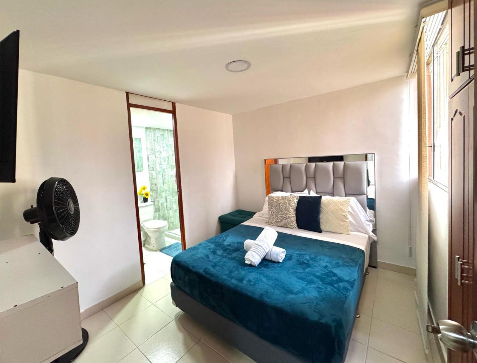 Zona Rosa De Medellin, Ubicacion Cerca De Centros Comerciales Y Tranvia Del Metro Ba Apartamento *