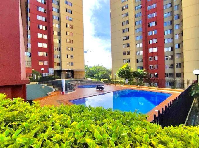 Zona Rosa De Medellin, Ubicacion Cerca De Centros Comerciales Y Tranvia Del Metro Ba Medellín