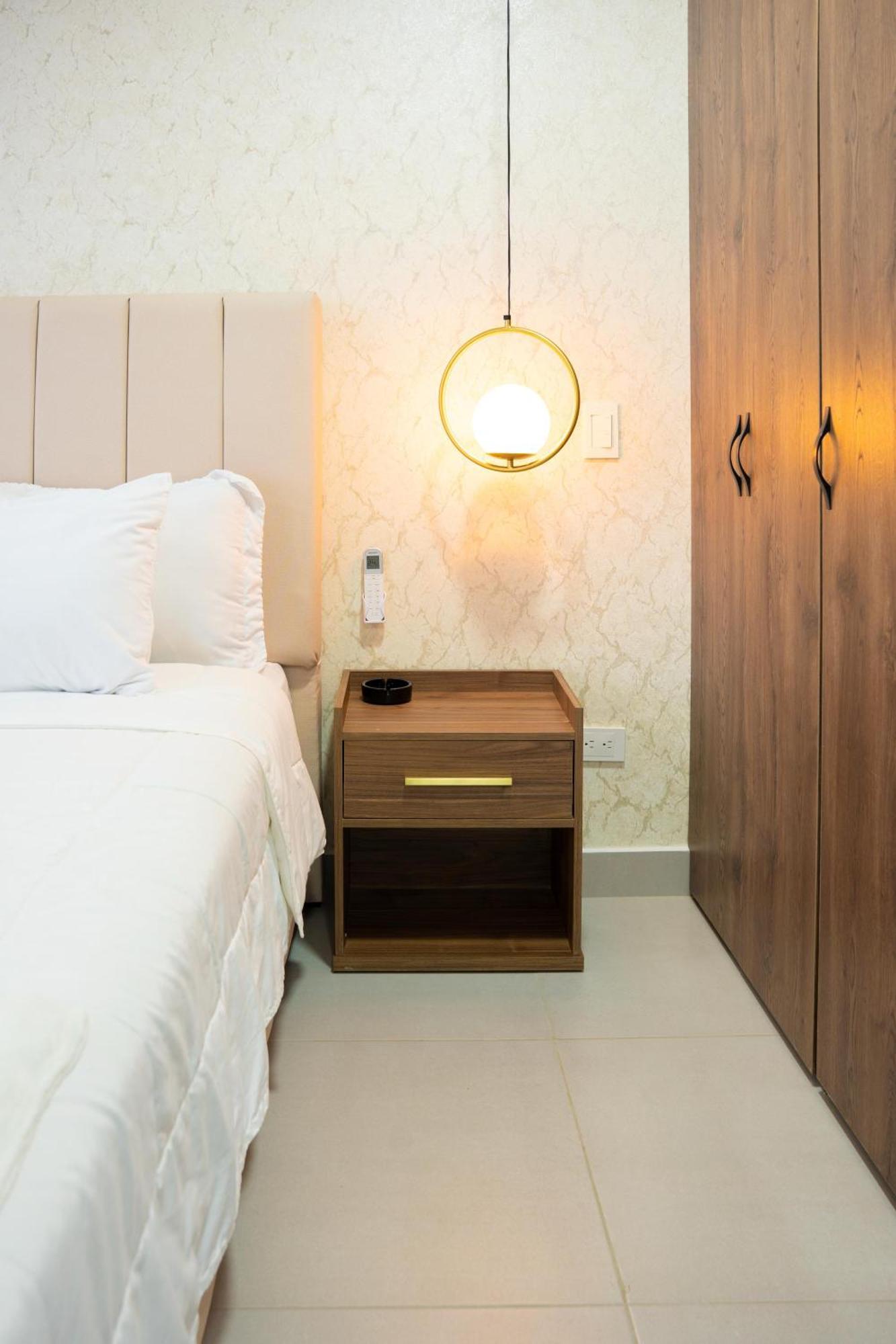 Apartasuite De Lujo Apartahotel